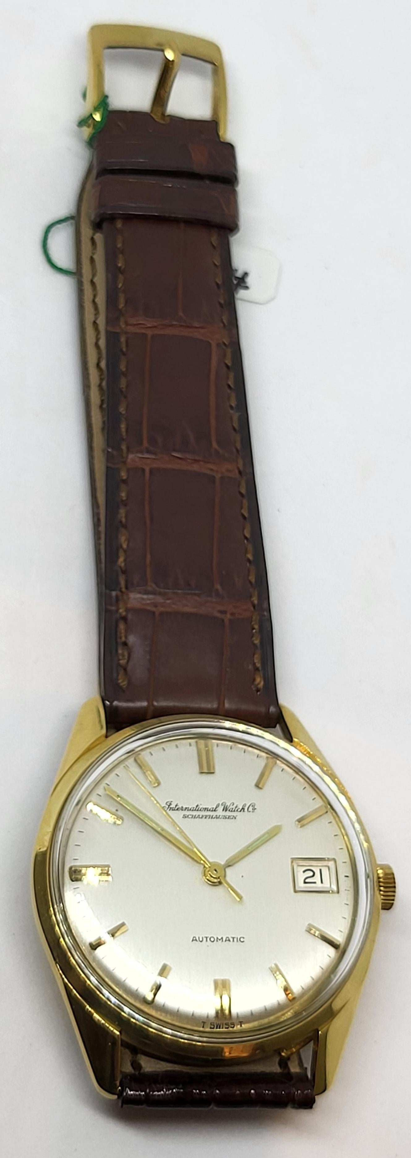 18 Kt Gold IWC Wrist Watch Automatic Caliber 8541 / 810A For Sale 2