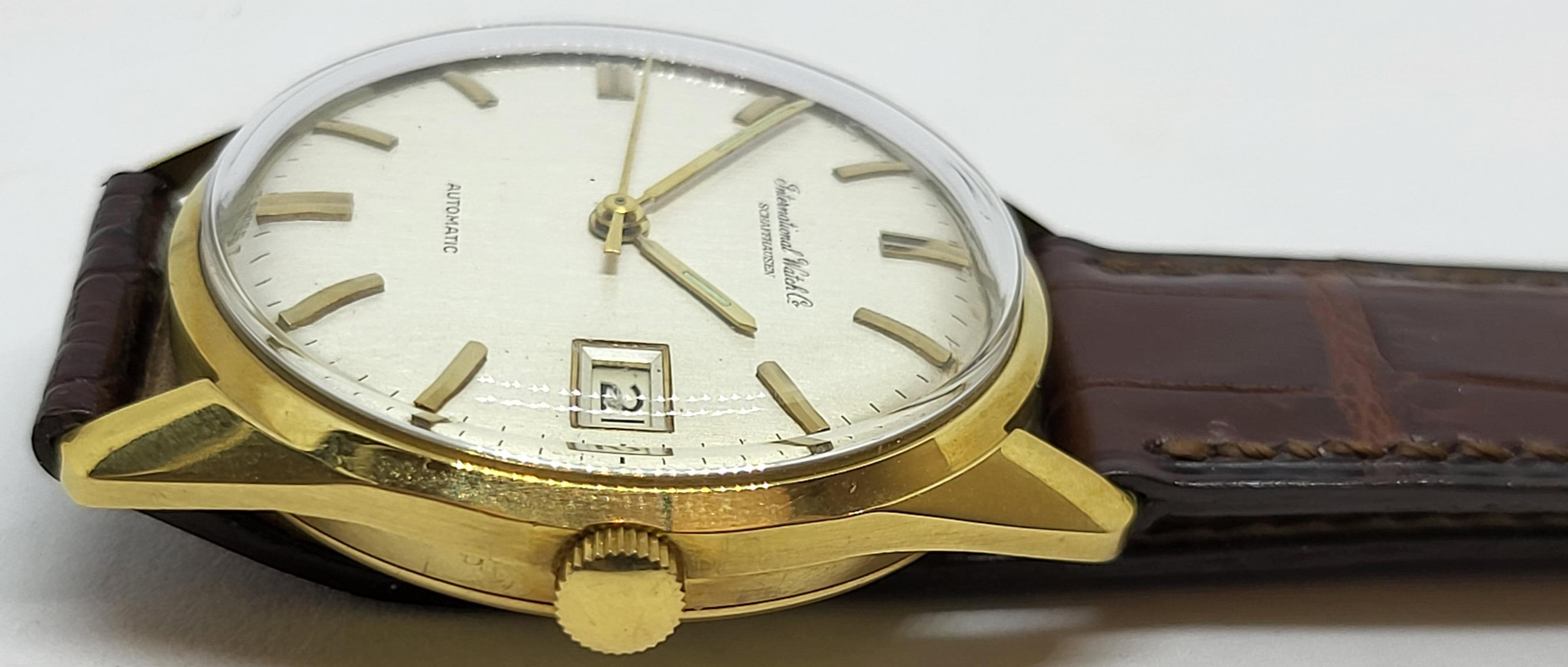 18 Kt Gold IWC Wrist Watch Automatic Caliber 8541 / 810A For Sale 3