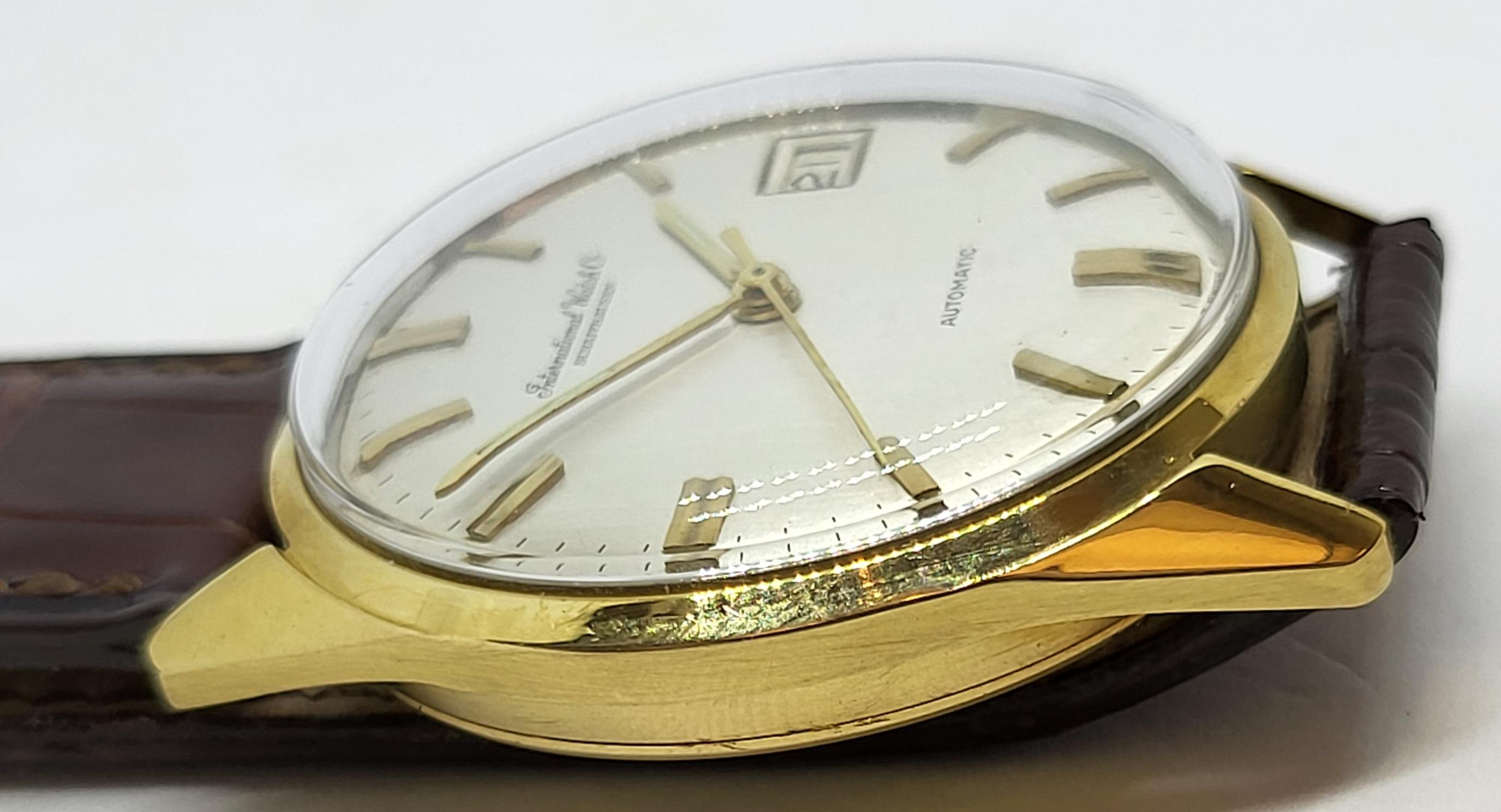 18 Kt Gold IWC Wrist Watch Automatic Caliber 8541 / 810A For Sale 4