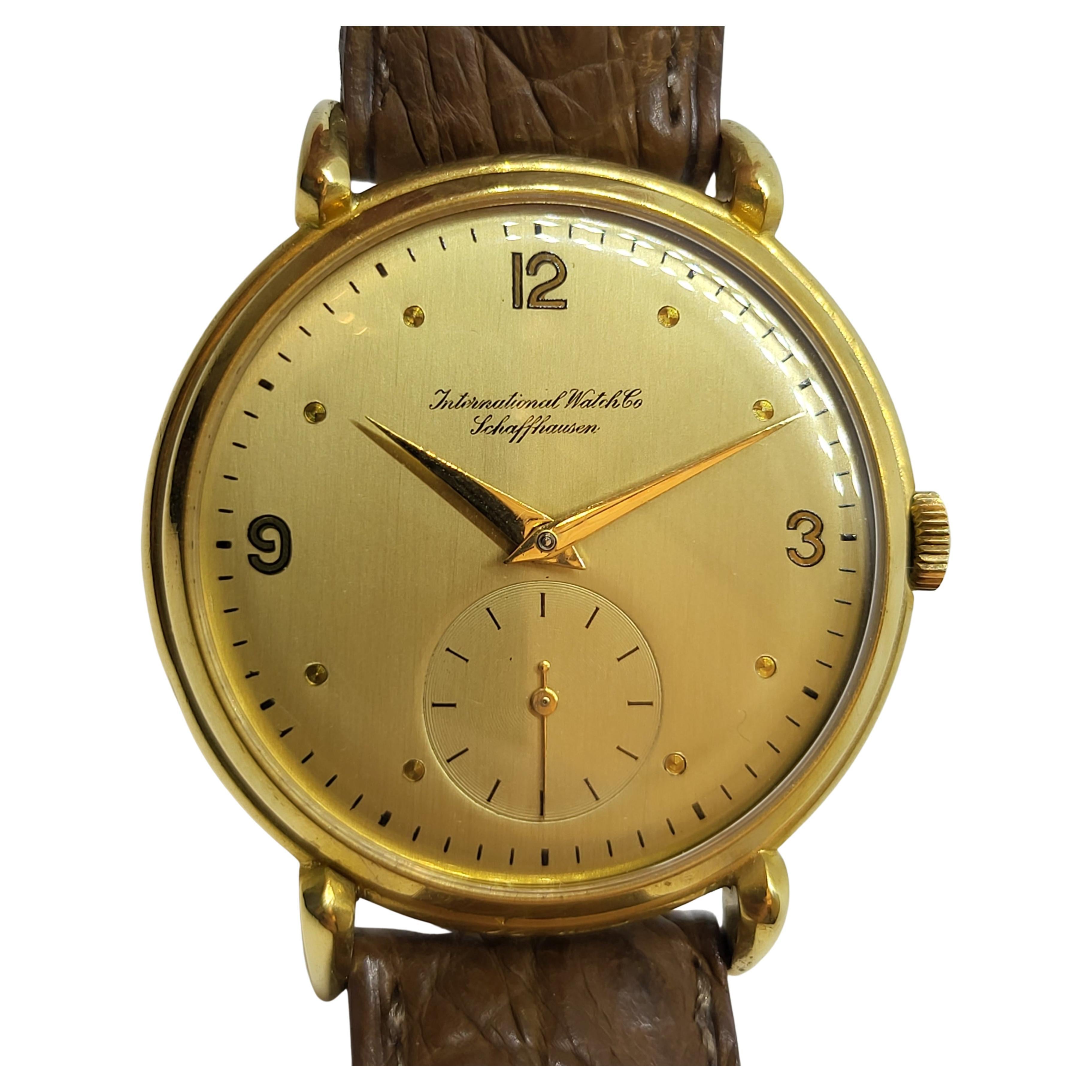 18 Kt Gold IWC Armbanduhr Kaliber 88 Seltene Handaufzug Calatrava

Äußerst seltene IWC Sammler Uhr in neuwertigem Zustand große Größe für die 1950 s

Uhrwerk / Mechanischer Handaufzug

Gehäuse: 18 kt massivem Gold 36,5 mm

Riemen : Handgefertigtes
