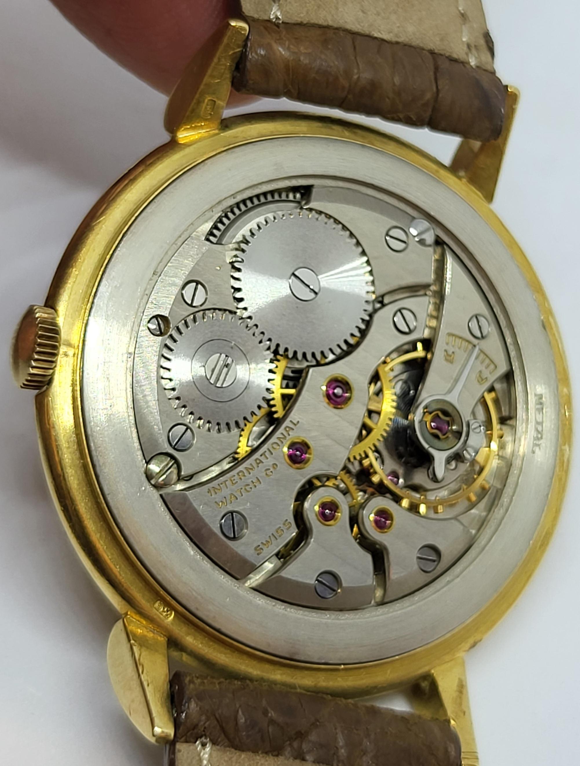 18 Kt Gold IWC Wrist Watch Caliber 88 Rare Manual Winding Calatrava In Excellent Condition For Sale In Antwerp, BE