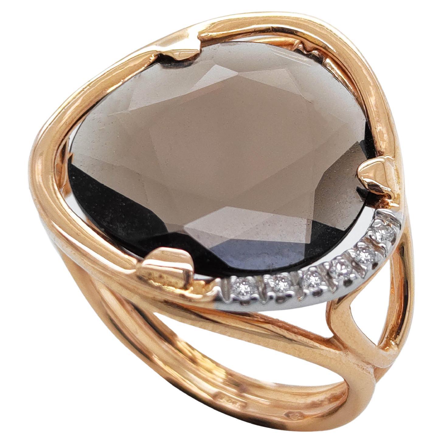 18 Kt gold Liberty Ring with a faceted smoky quartz and brilliant cut diamonds For Sale