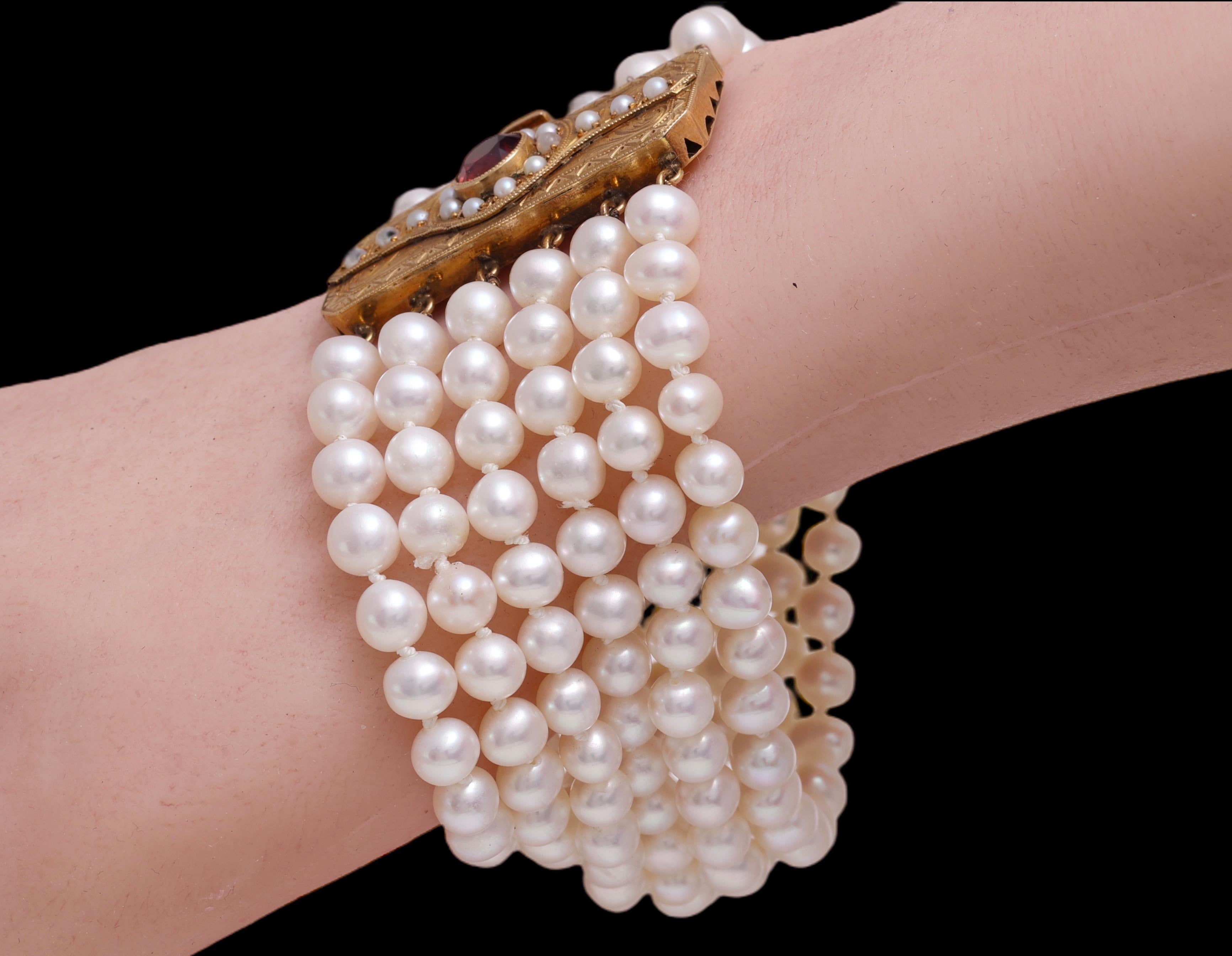 18 Karat Goldschloss, Armband mit 6 Reihen Akoya-Perlen und Art déco-Armband  1ct. Granat  im Angebot 1