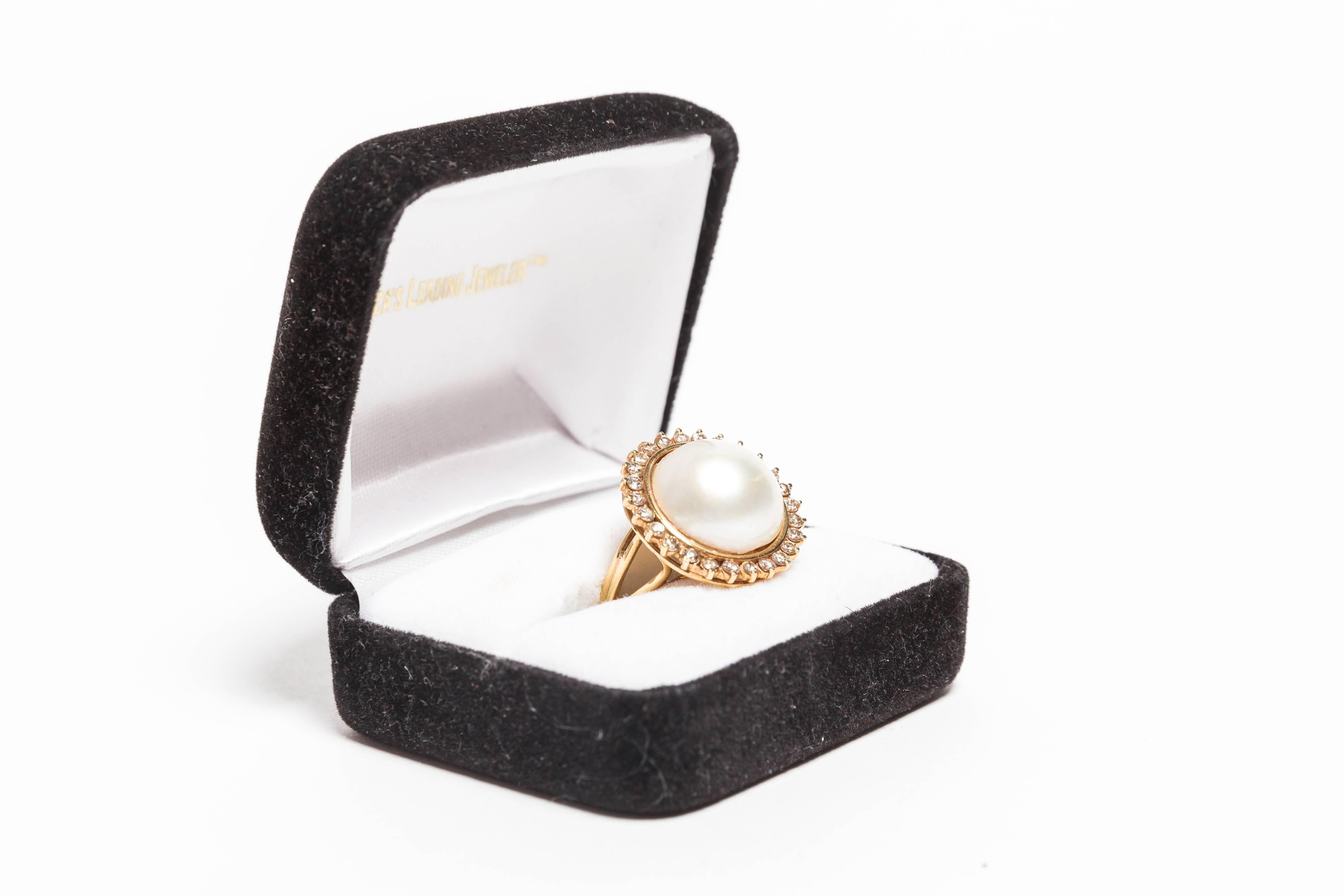 18 Kt Gold Mabe Pearl and Diamond Cocktail Ring  In Excellent Condition In Westhampton Beach, NY
