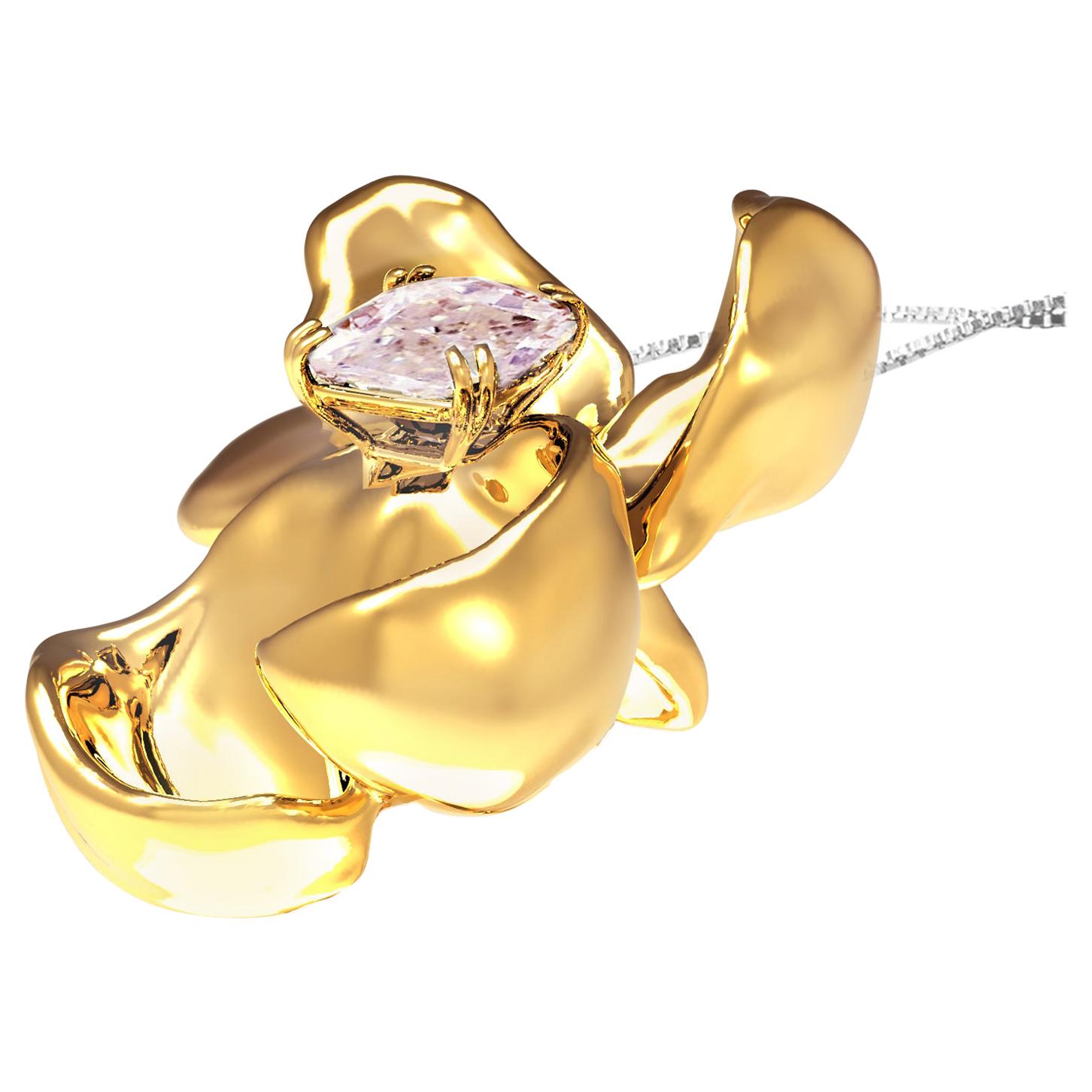 Collier pendentif Magnolia en or jaune dix-huit carats avec diamant rose mauve fantaisie