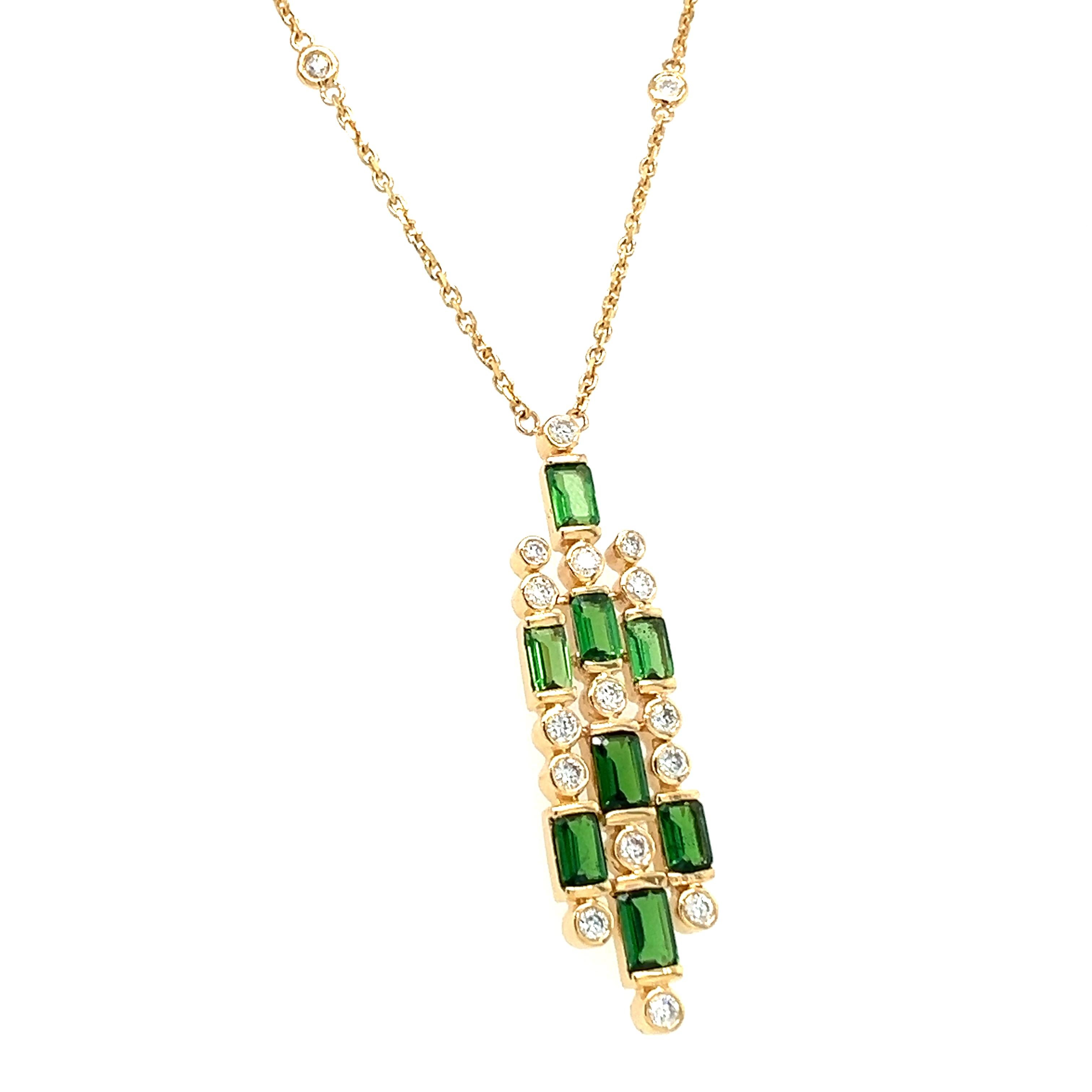 18 Kt gold natural Tsavorite and diamond necklace For Sale 1