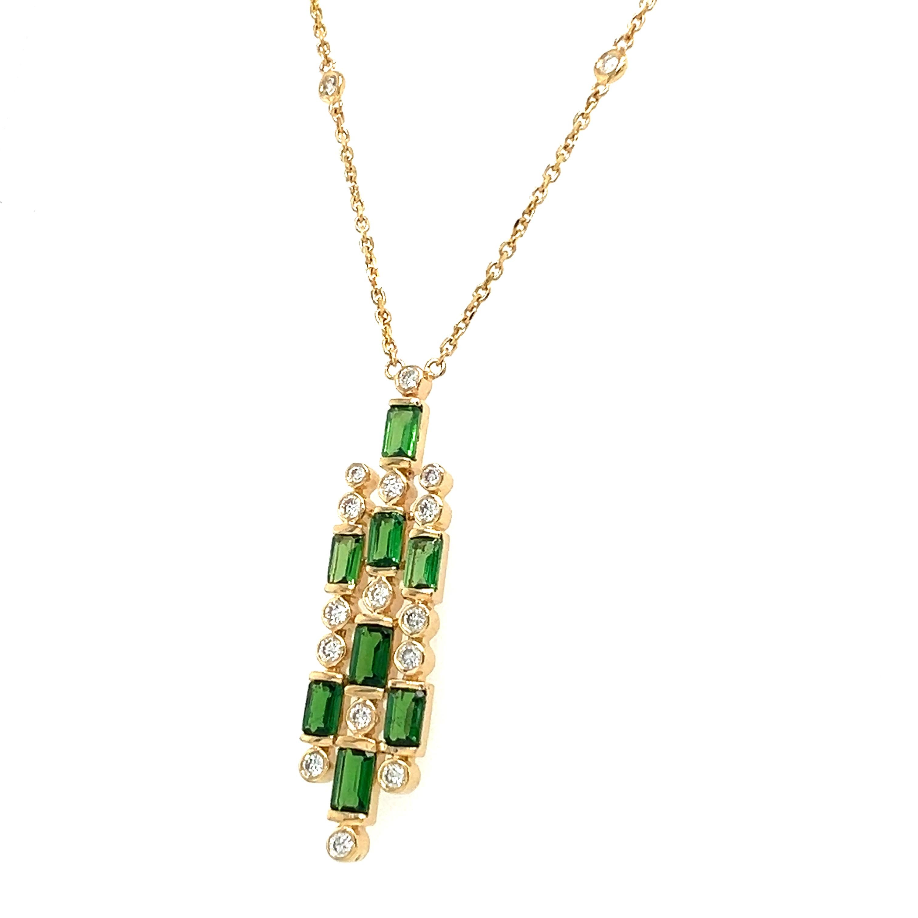  18 Kt gold natural Tsavorite and diamond necklace For Sale 2