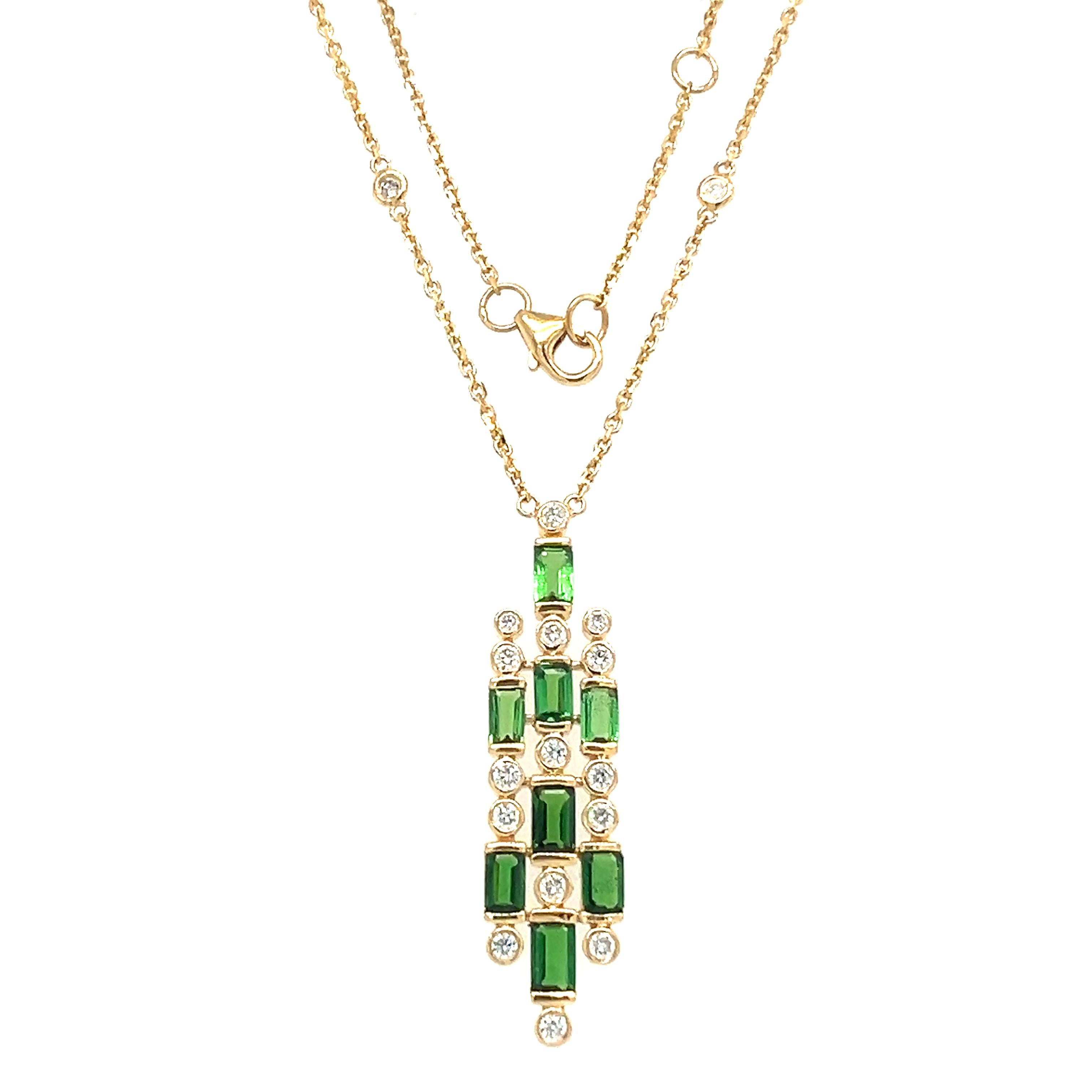  18 Kt gold natural Tsavorite and diamond necklace For Sale 3