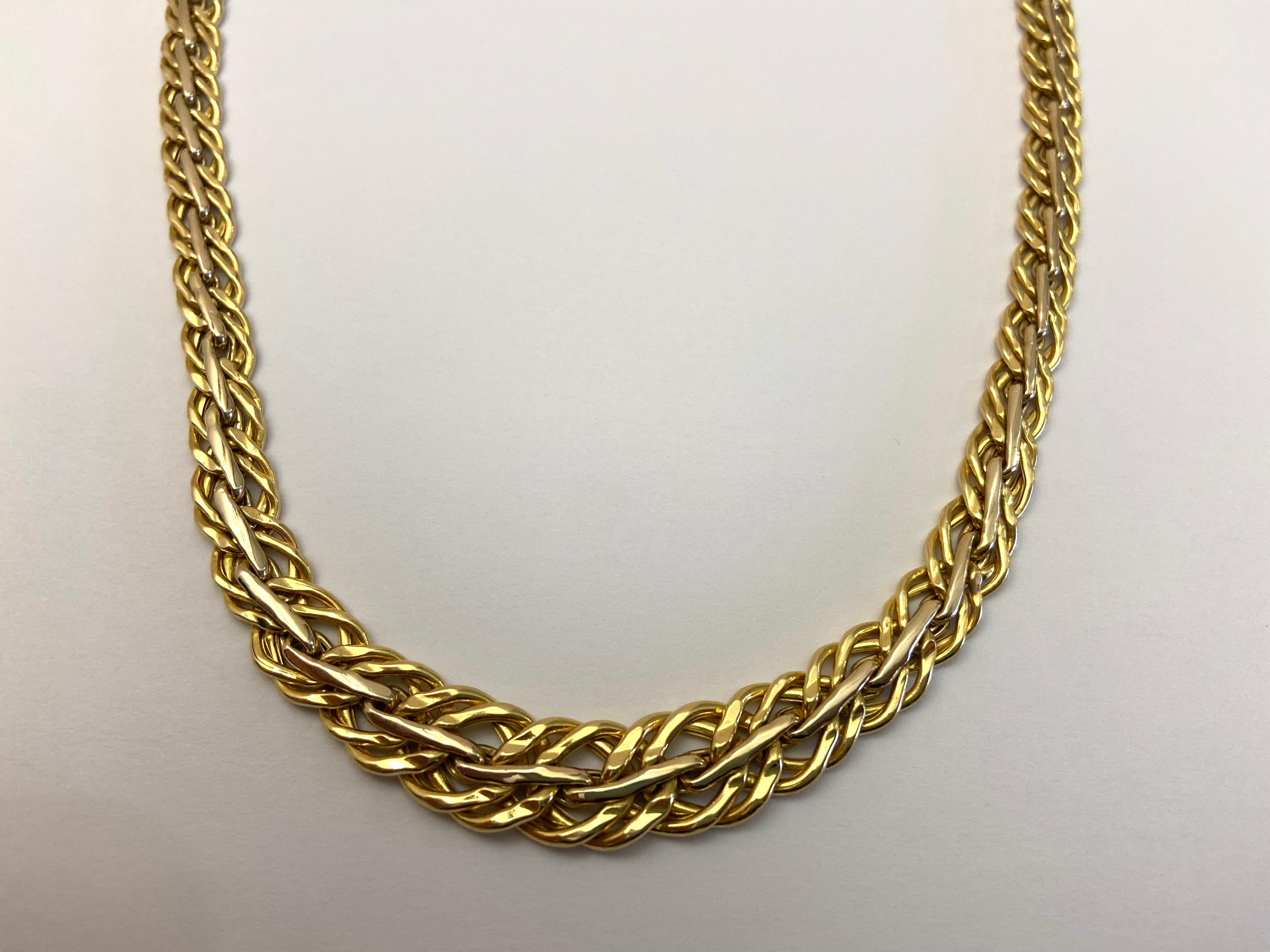 Modern 18 Kt Gold Necklace, Made in Italy For Sale
