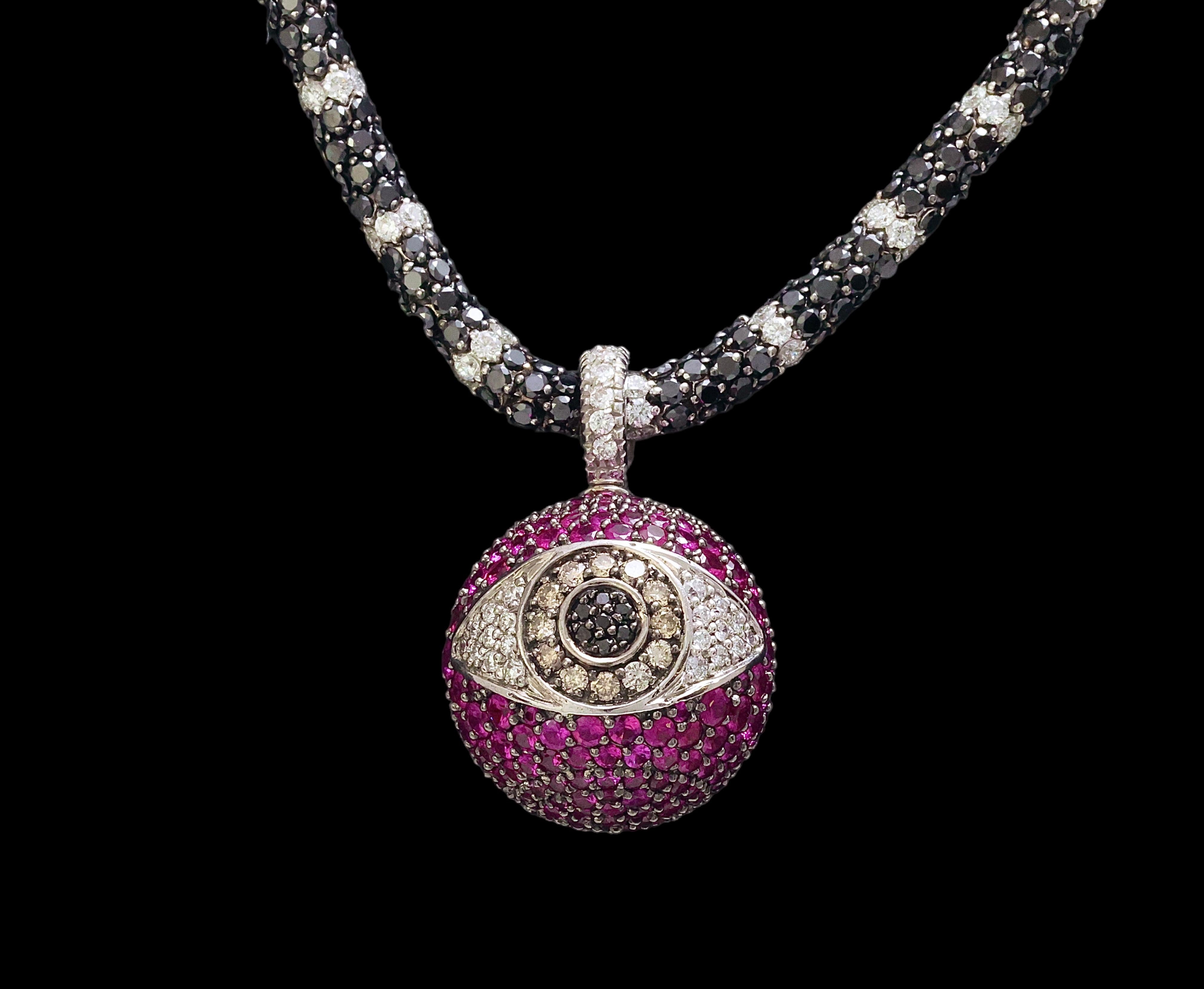 18 Kt Gold Necklace & Pendant With 30 ct. Black & White Diamonds & Rubies For Sale 8