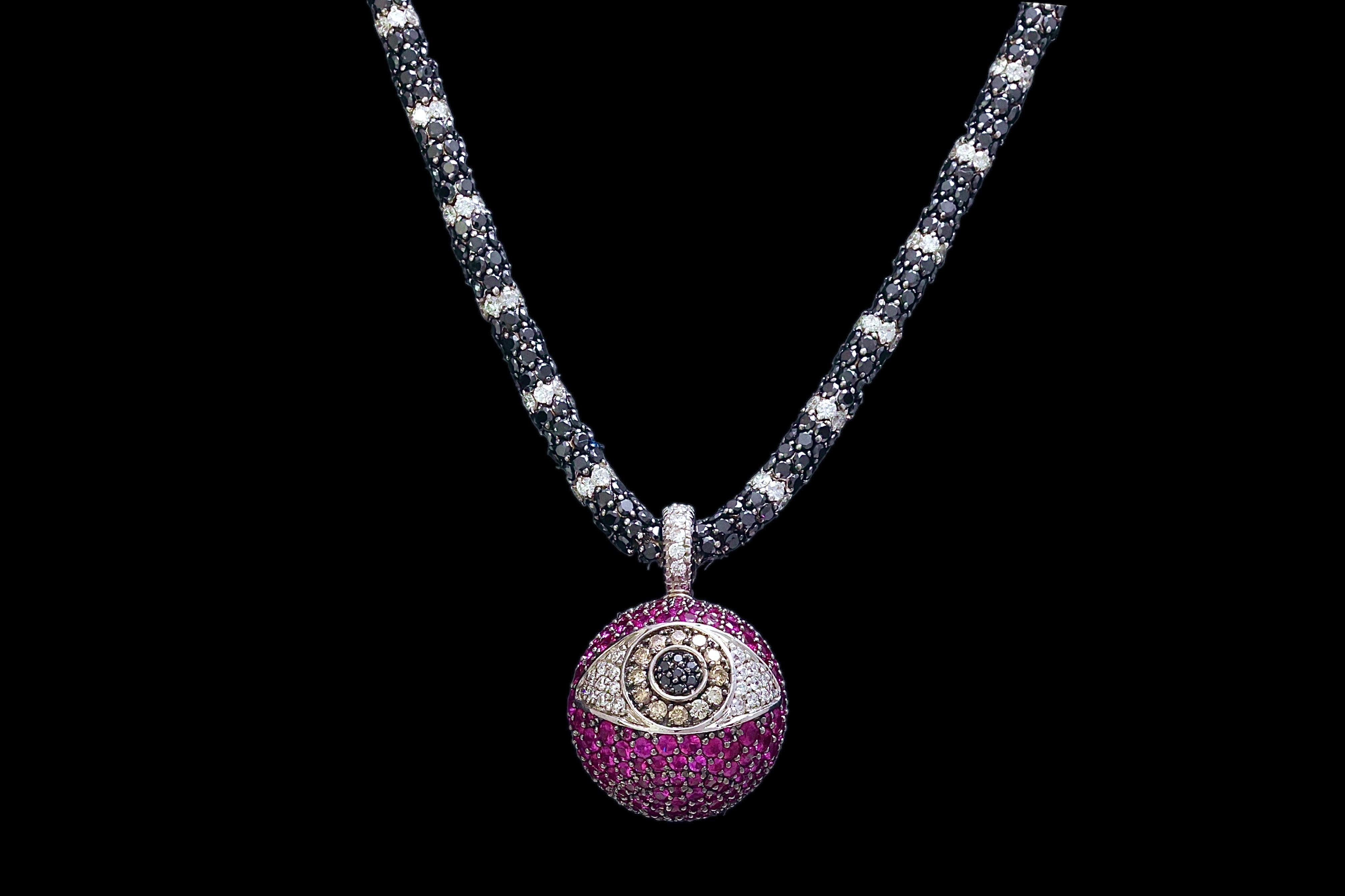 18 Kt Gold Necklace & Pendant With 30 ct. Black & White Diamonds & Rubies For Sale 1