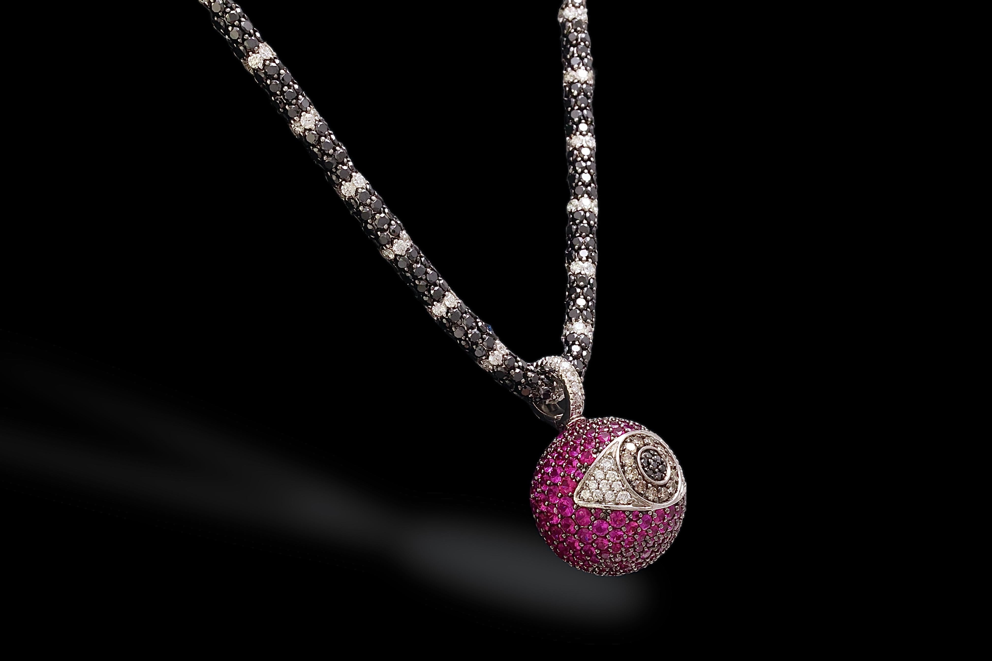 18 Kt Gold Necklace & Pendant With 30 ct. Black & White Diamonds & Rubies For Sale 2