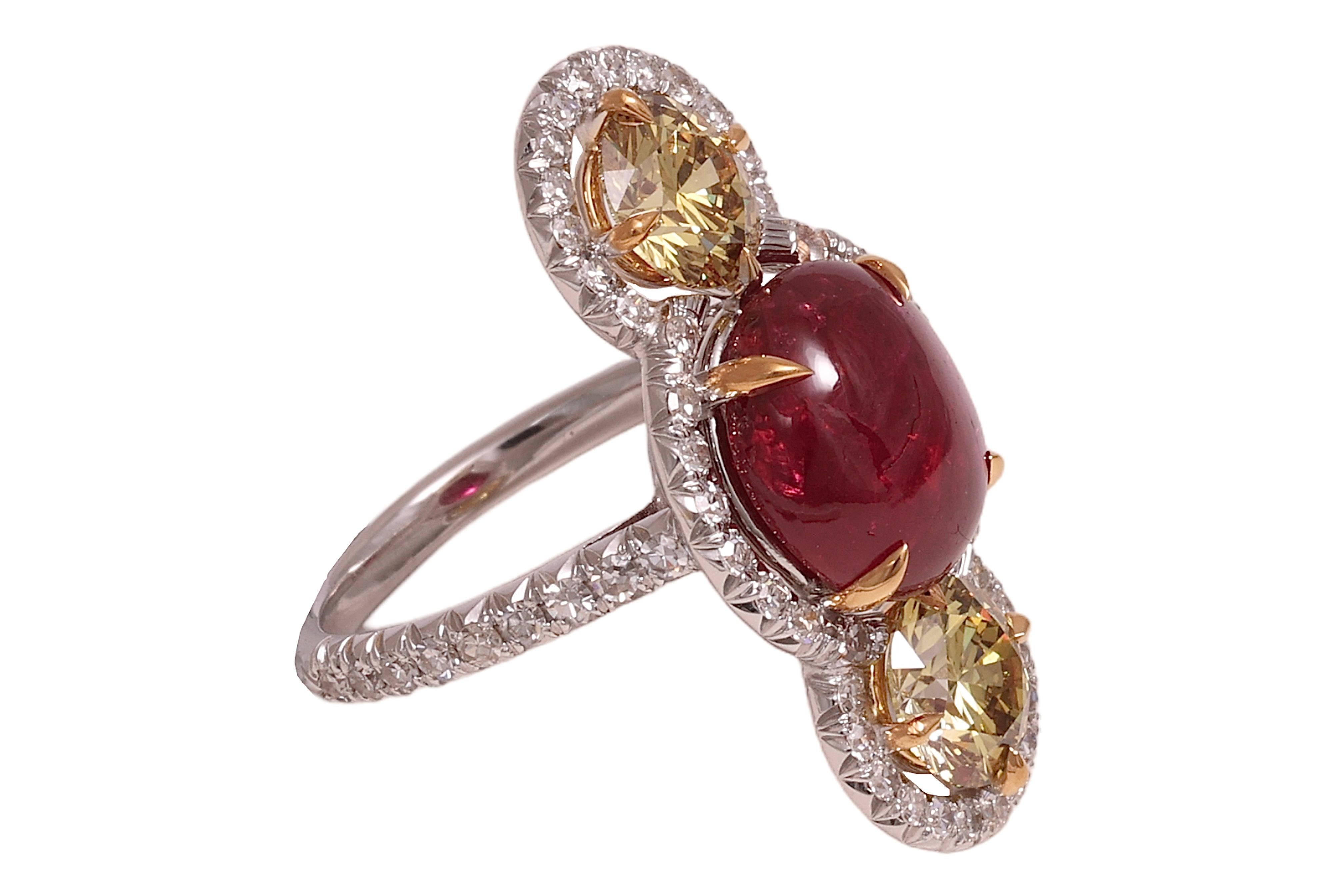 18 Kt Gold No Heat 6.15 Ct Burmese Ruby Cabochon & Intense Fancy Diamonds Ring In Excellent Condition For Sale In Antwerp, BE