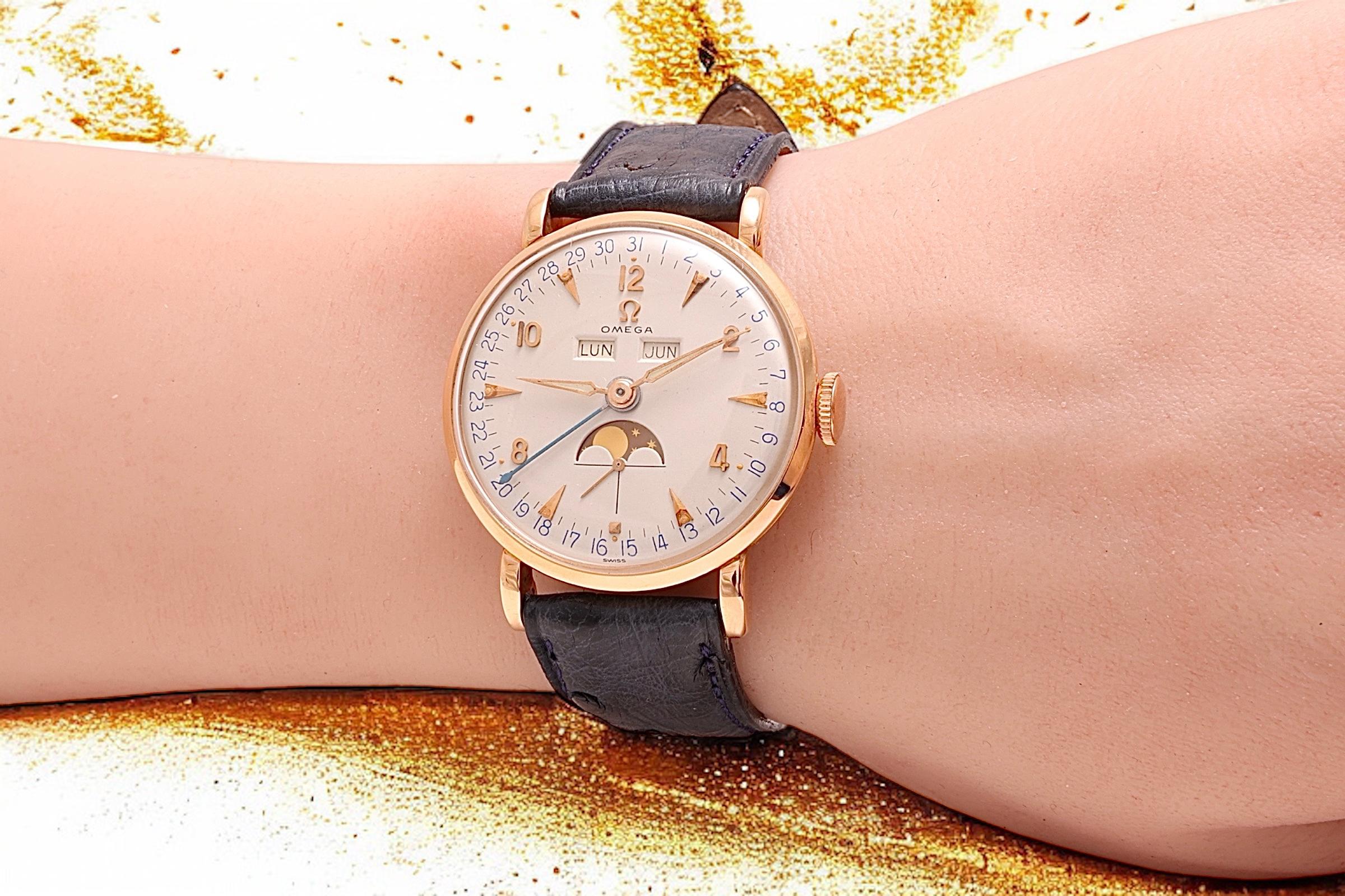 Orologio da polso da collezione Omega Cosmic Triple Date Moon Phase in oro 18 kt Ref 2473 in vendita 5
