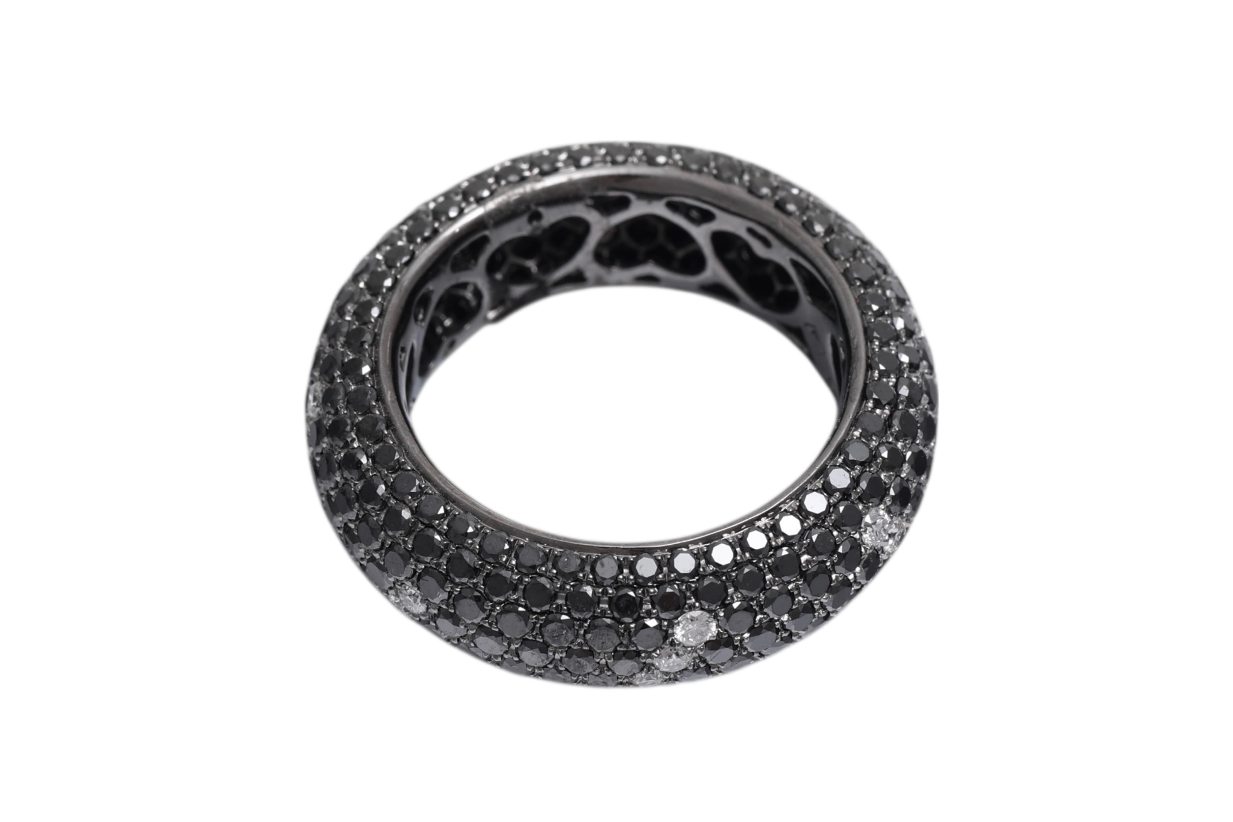 18 Kt Gold Pavé Schwarz & Weiß Diamanten Verlobungsring /Mode Ring im Zustand „Neu“ im Angebot in Antwerp, BE