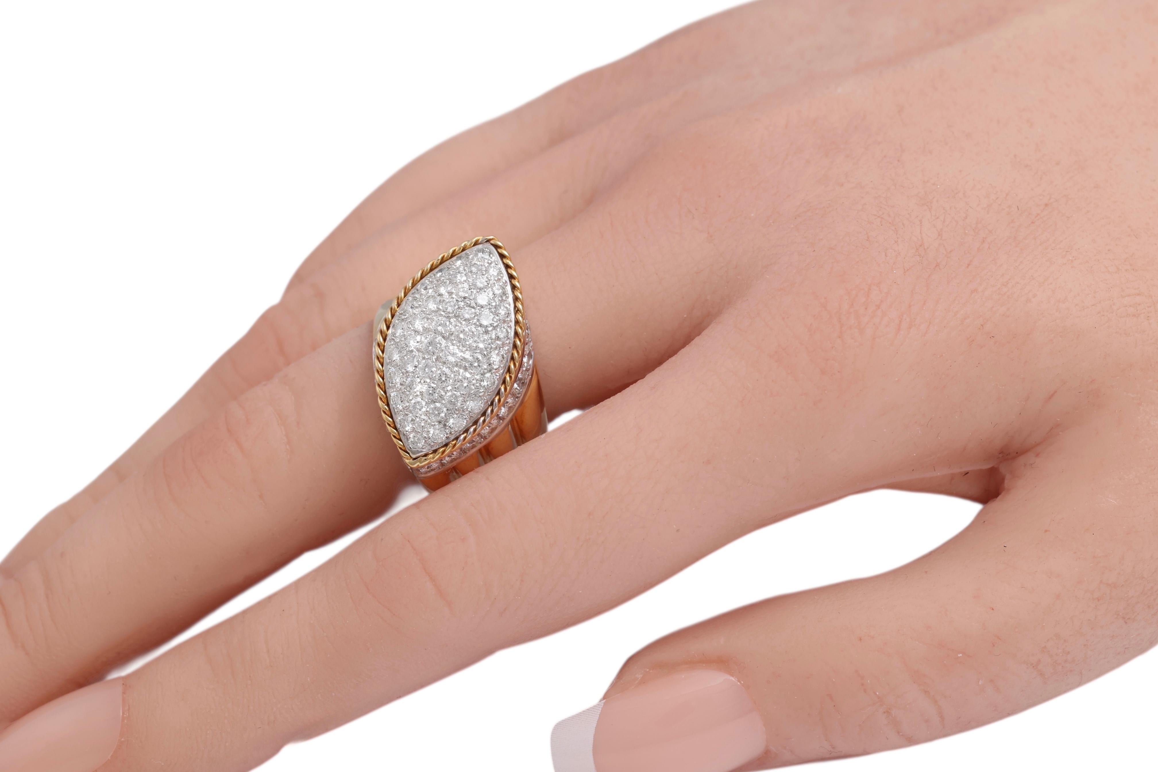 Anillo de oro de 18 kt con pavé de diamantes talla brillante en forma de marquesa en venta 4