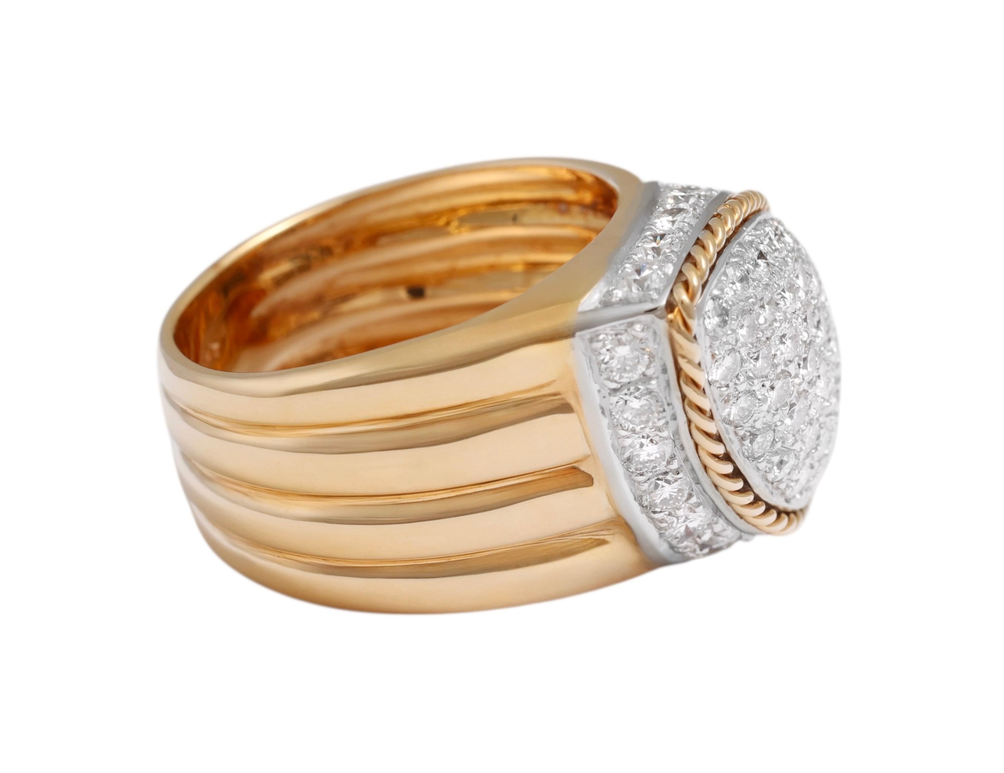 Anillo de oro de 18 kt con pavé de diamantes talla brillante en forma de marquesa en Nuevo estado para la venta en Antwerp, BE