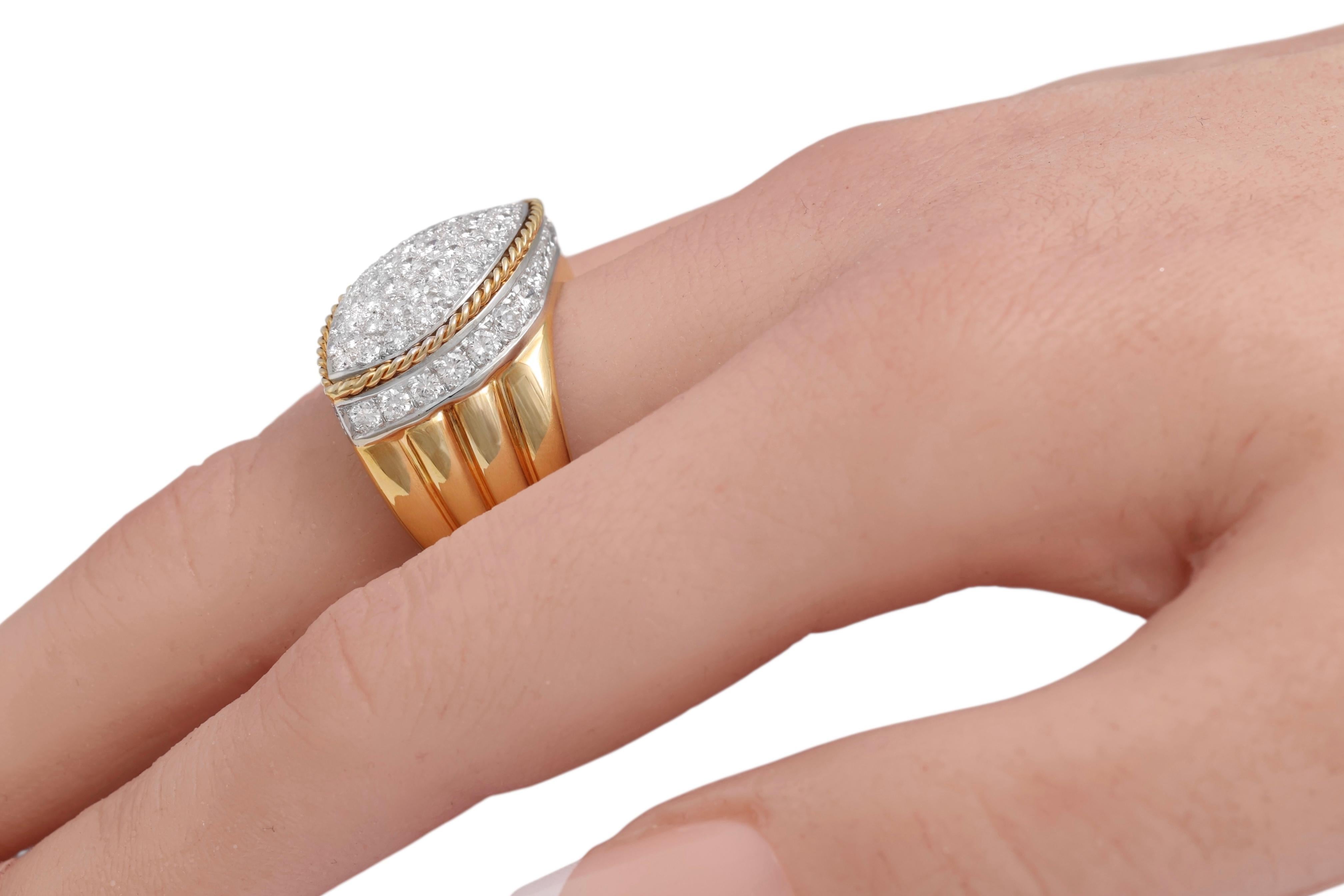 Anillo de oro de 18 kt con pavé de diamantes talla brillante en forma de marquesa en venta 3