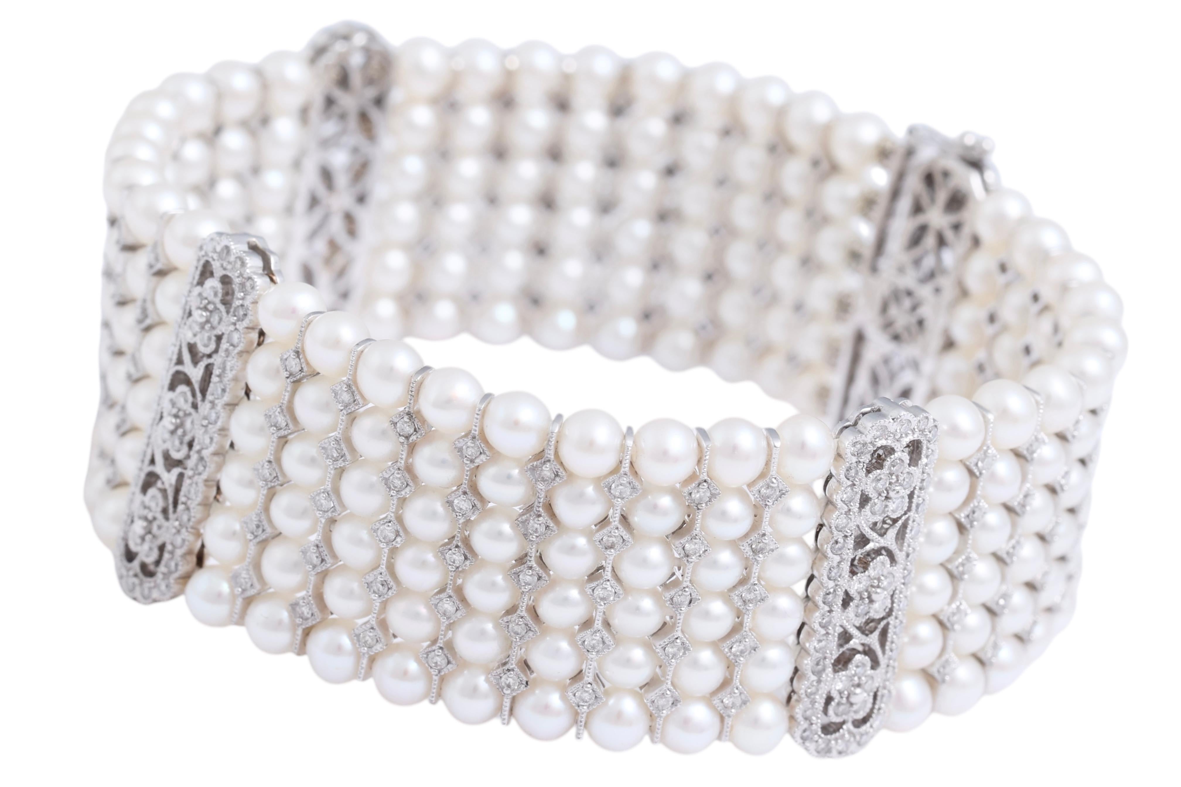 Artisan Bracelet en or 18 carats, perles et diamants, pièce d'art extrêmement raffinée en vente