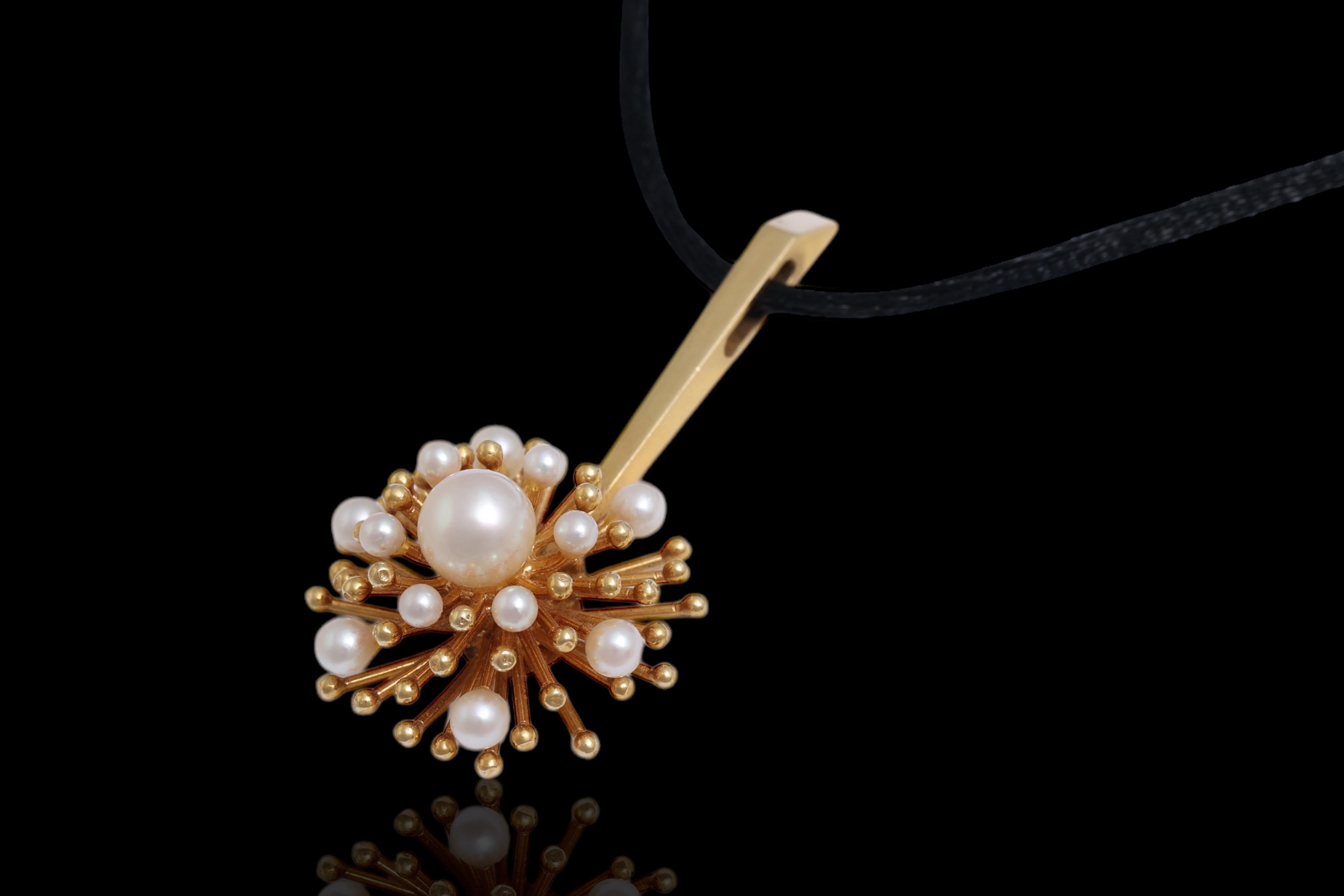 18 Kt Gold Perlen Set : Ring, Ohrringe & Anhänger komplett handgefertigt im Zustand „Hervorragend“ im Angebot in Antwerp, BE