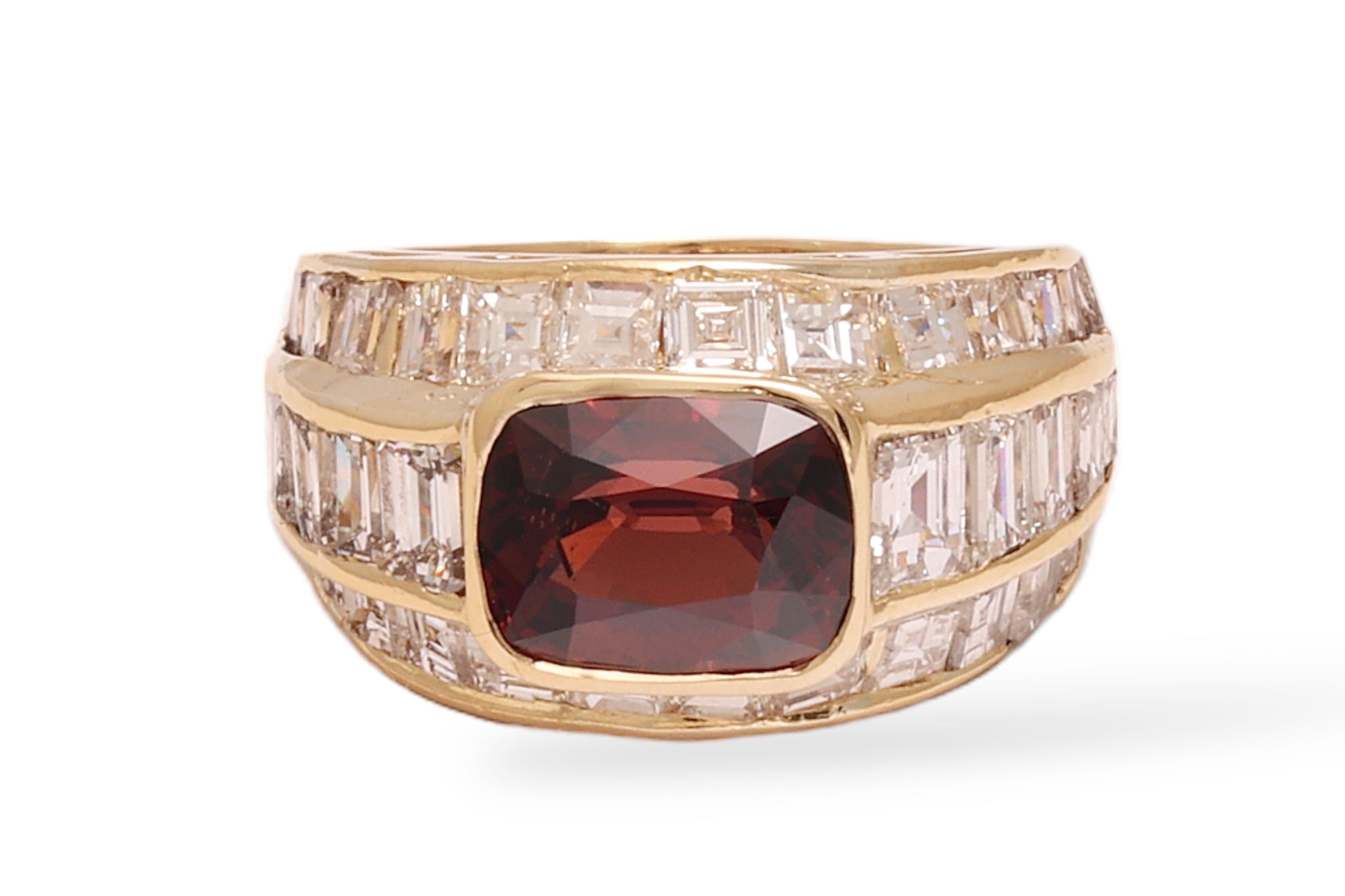 18 Kt Gold Ring, 3.5 Ct Burmese Red Spinel & 4.6 Ct Diamonds, Estate sultan Oman For Sale 2