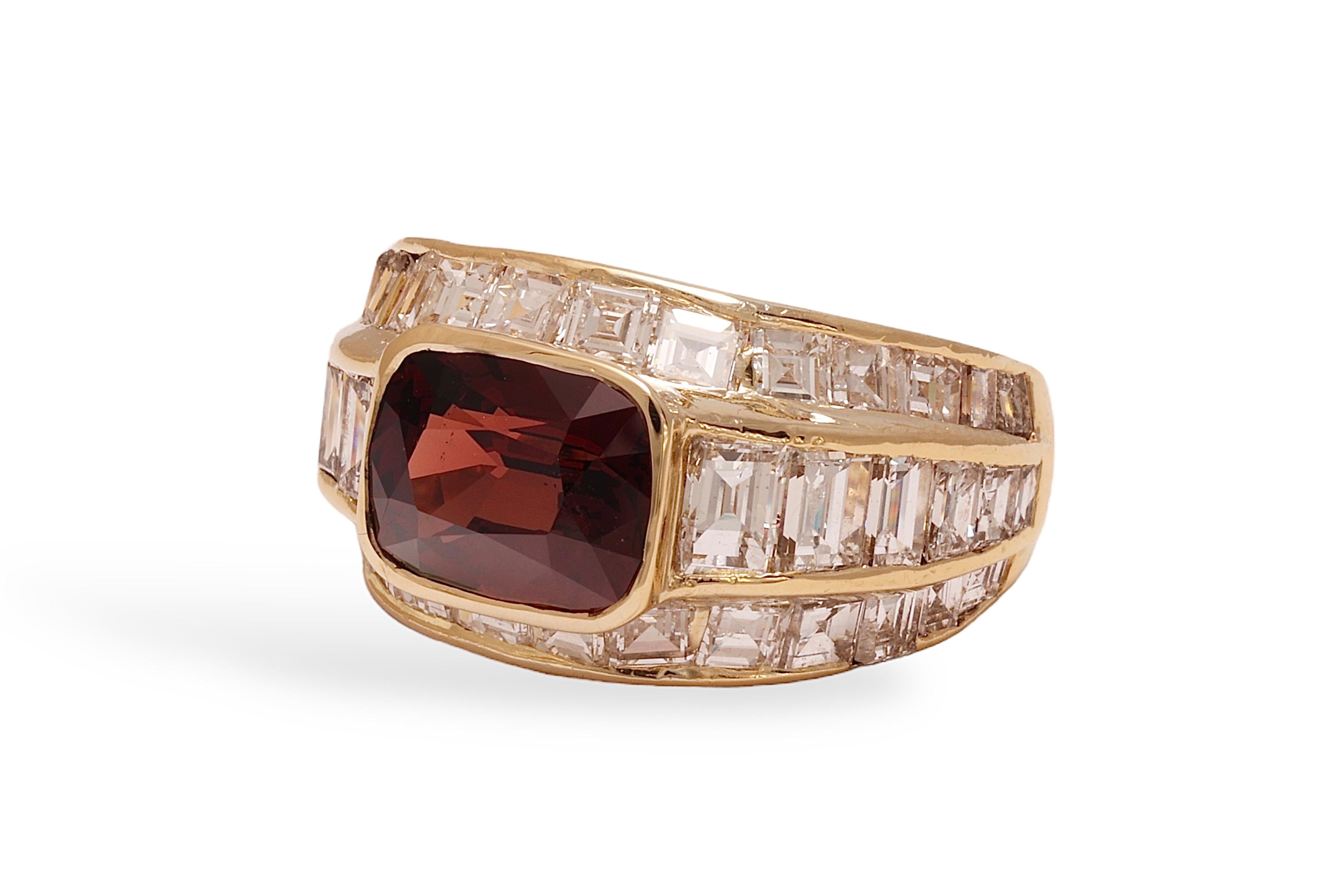 18 Kt Gold Ring, 3.5 Ct Burmese Red Spinel & 4.6 Ct Diamonds, Estate sultan Oman For Sale 3