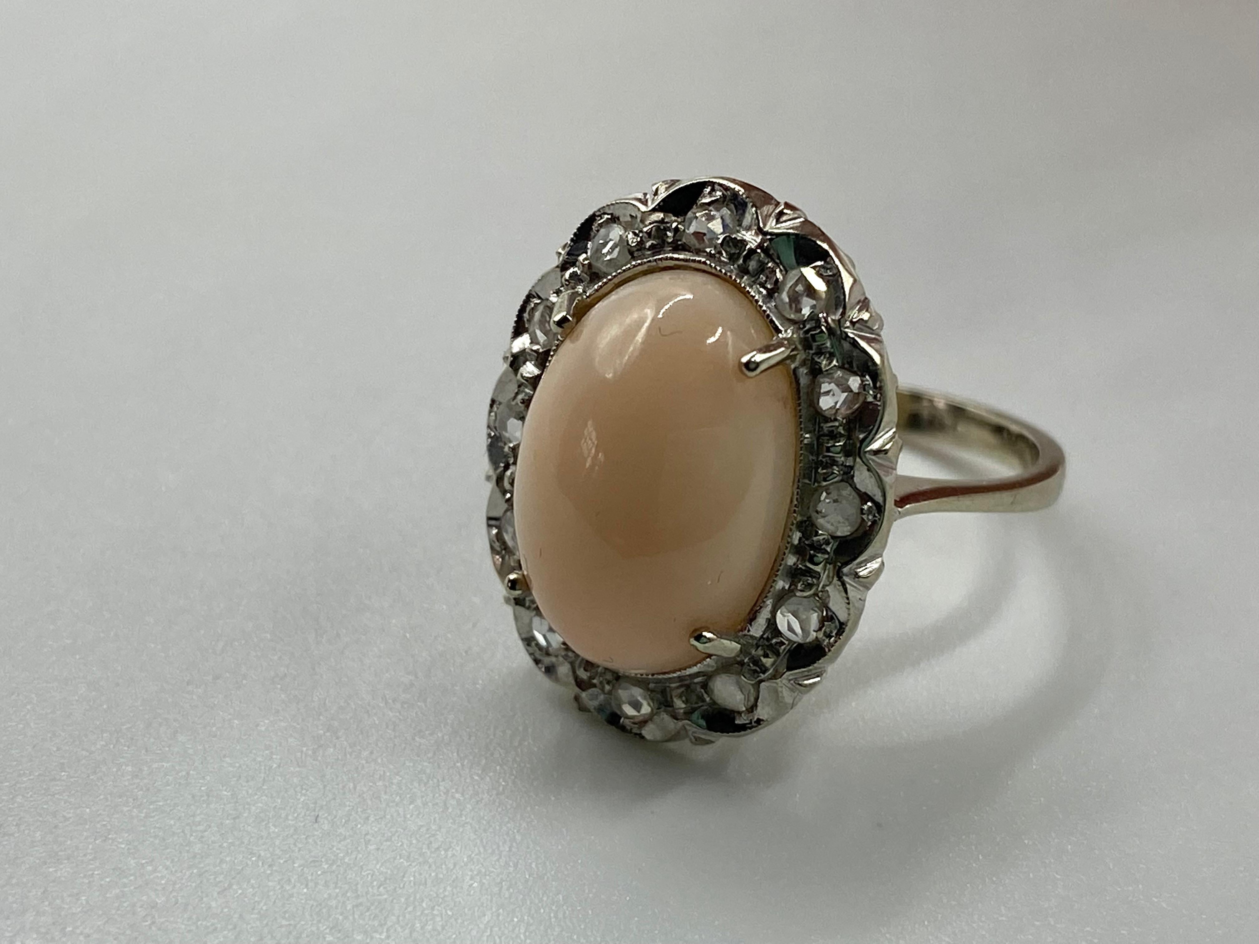 18 Kt Gold Ring, Coral, Pink Cut Diamonds In Good Condition For Sale In Palermo, IT
