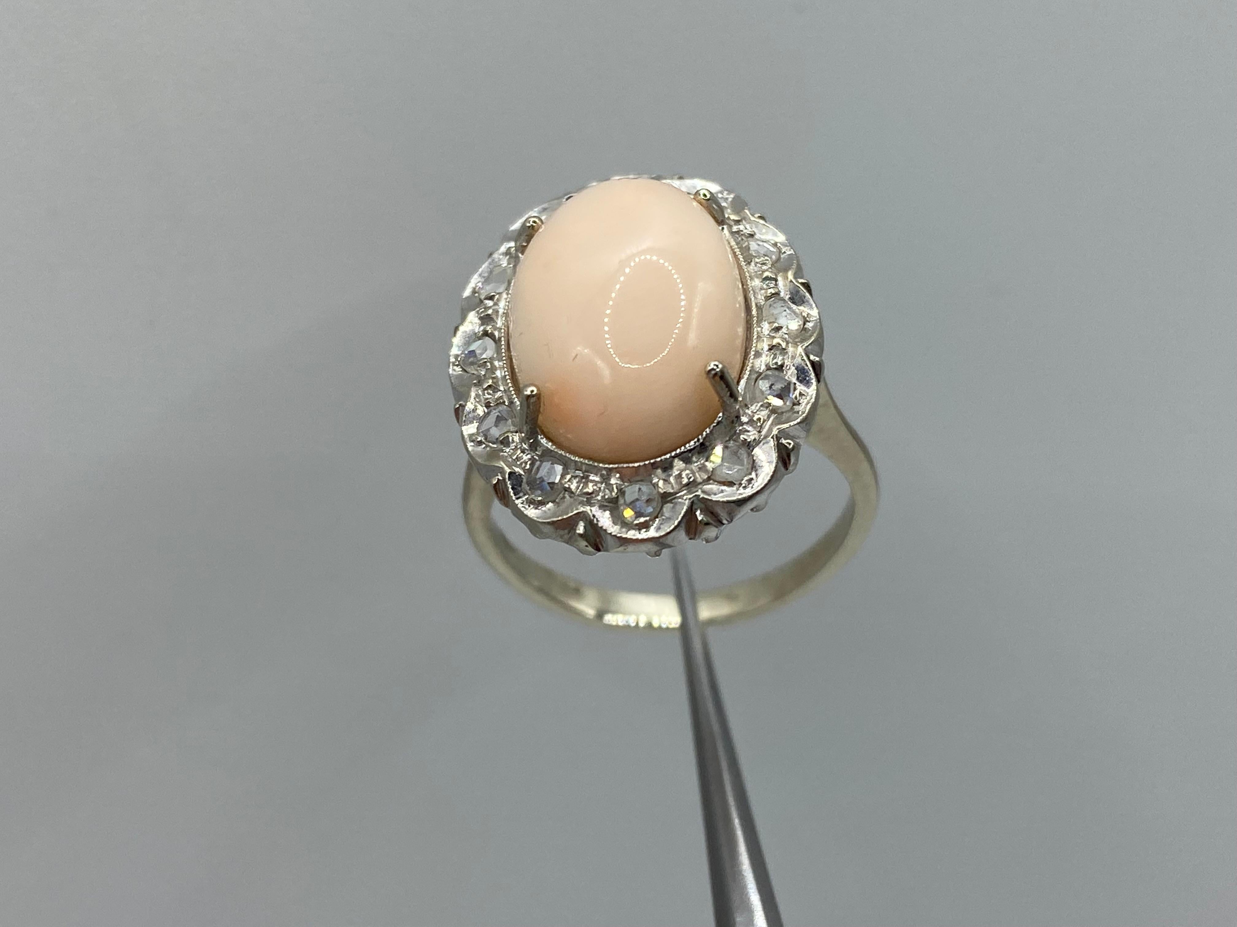Women's or Men's 18 Kt Gold Ring, Coral, Pink Cut Diamonds For Sale