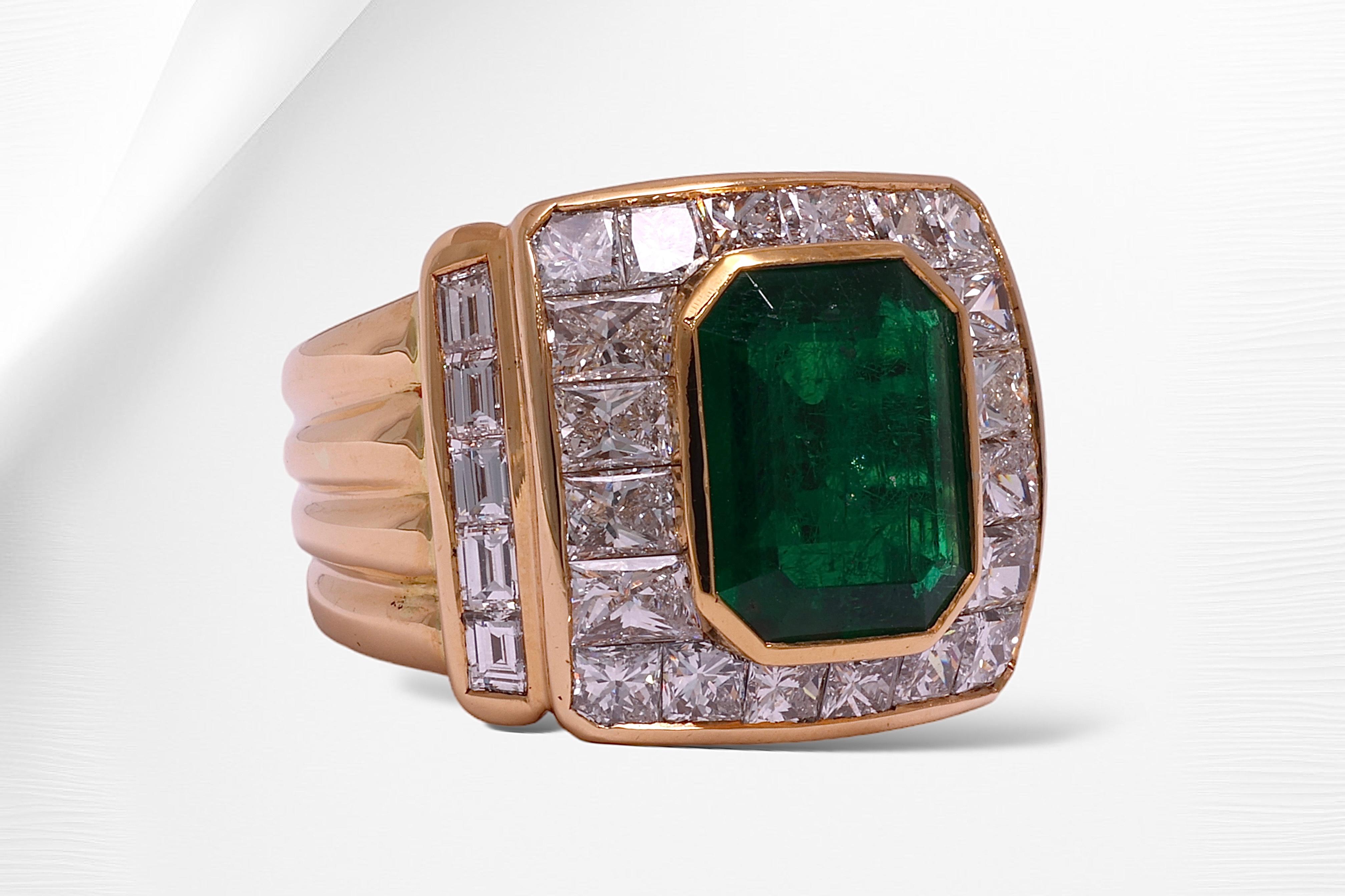 Artisan 18 kt. Gold Ring Himalayan Afghanistan Emerald & Diamonds, Estate Sultan Oman  For Sale