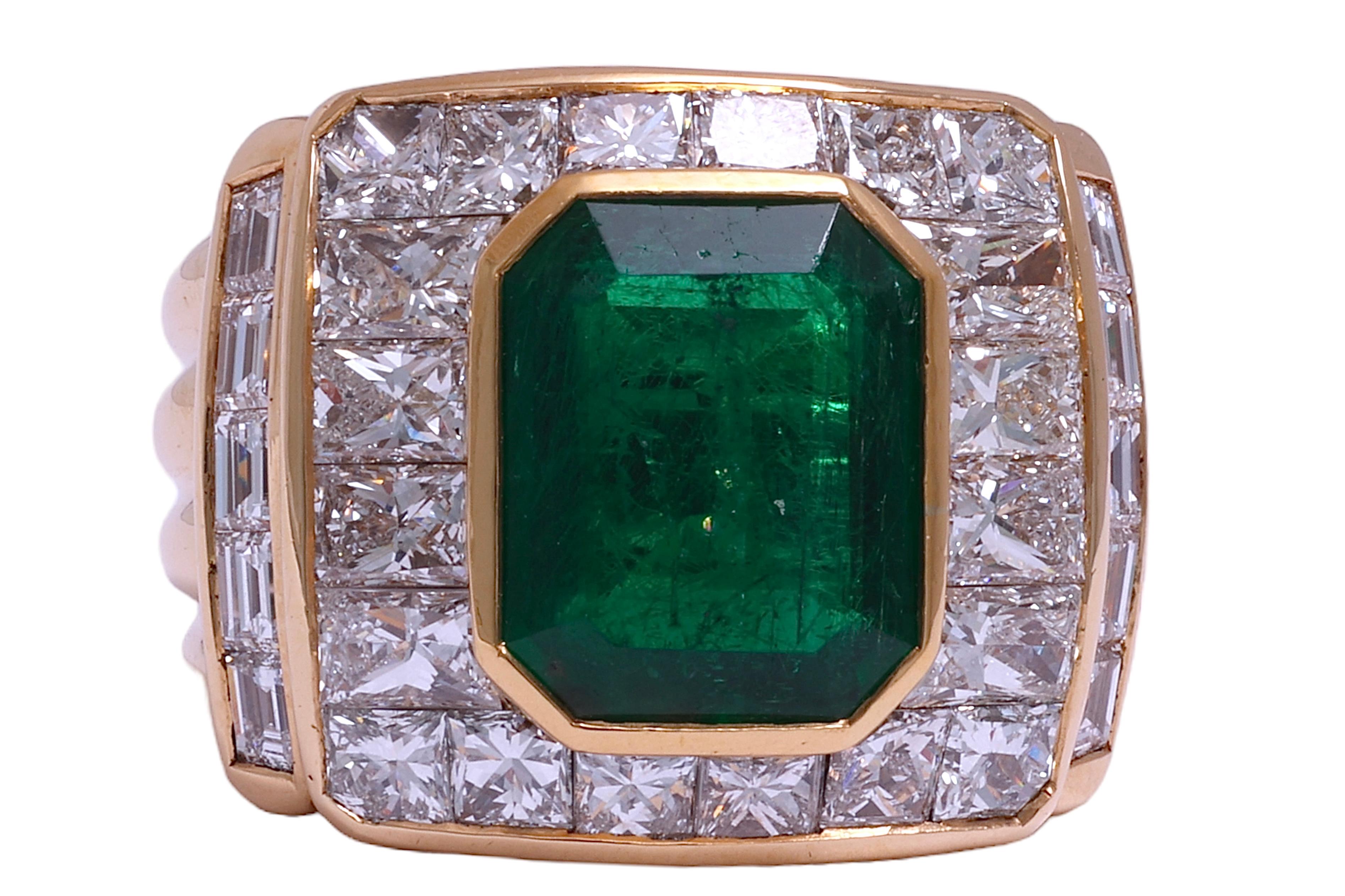 Women's or Men's 18 kt. Gold Ring Himalayan Afghanistan Emerald & Diamonds, Estate Sultan Oman  For Sale