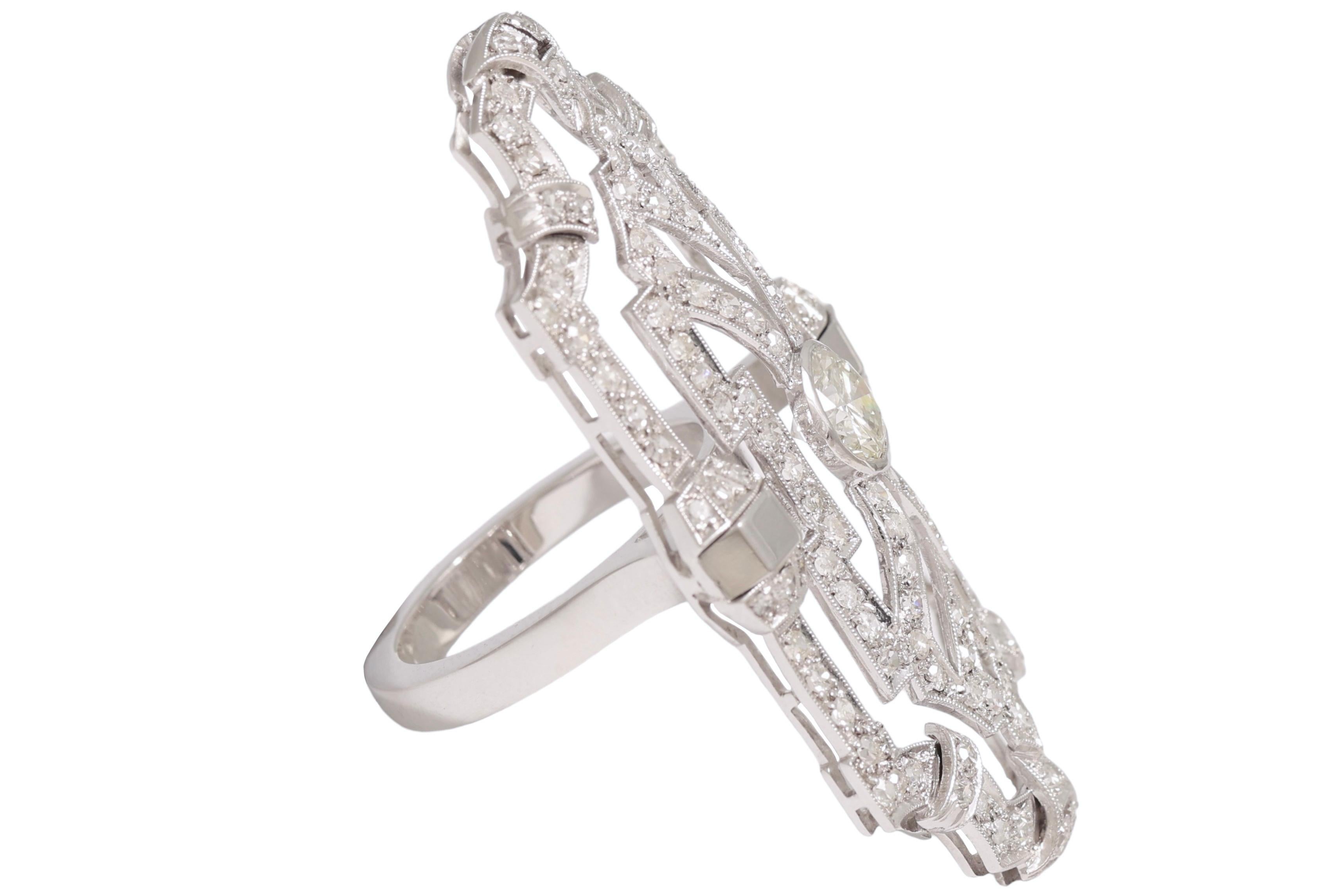 18 kt. Bague en or avec 1,2 ct. Diamant central entouré de 4,65 ct. Diamants Excellent état - En vente à Antwerp, BE