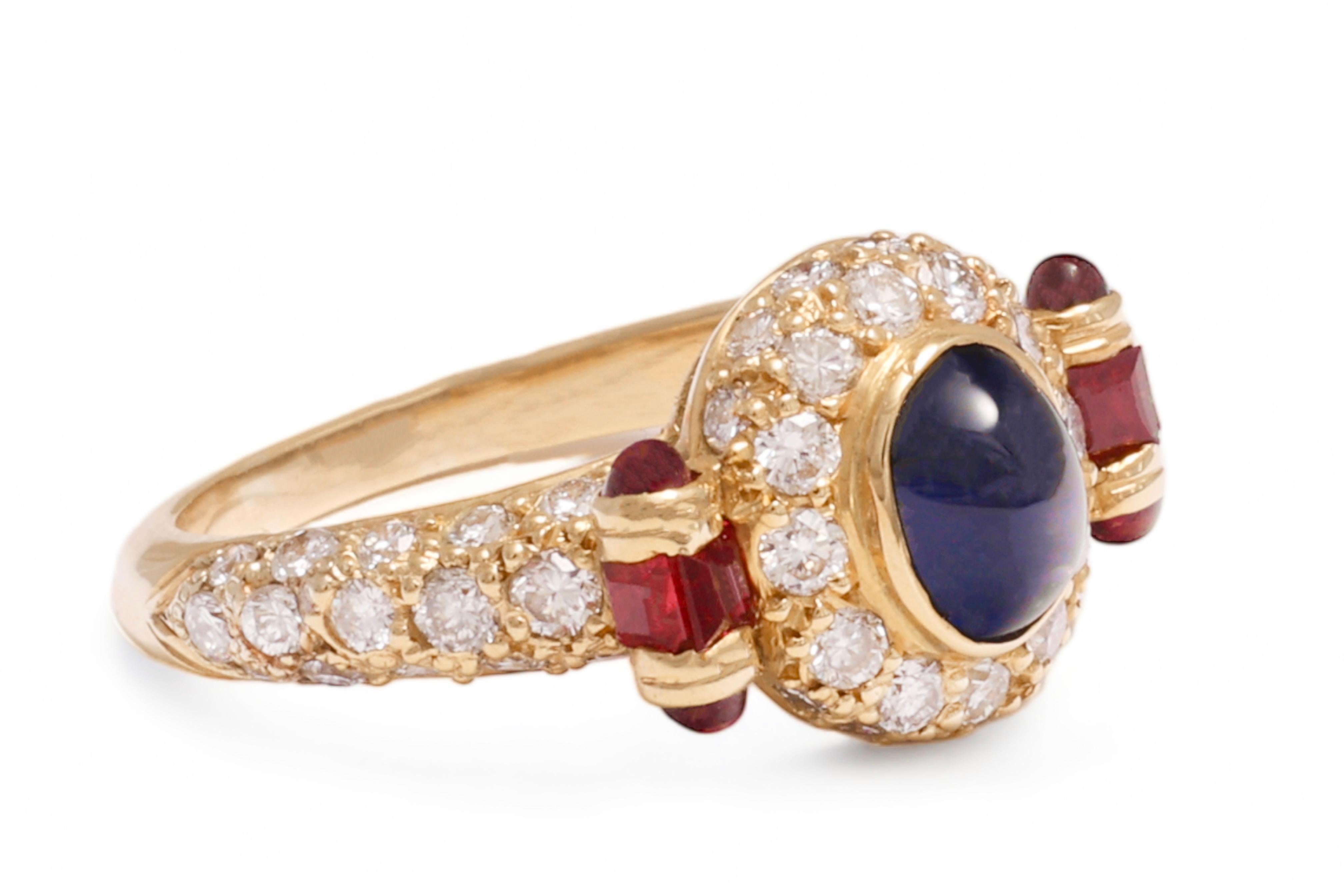 Brilliant Cut  18 kt. Gold Ring With 1.20 ct. Cabochon Sapphire & Ruby & Diamond For Sale