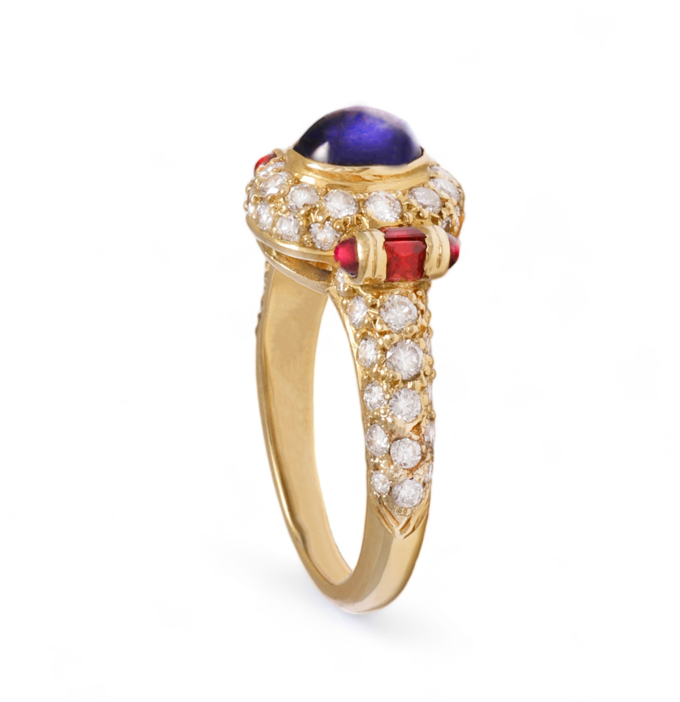 18 kt. Gold Ring With 1.20 ct. Cabochon Sapphire & Ruby & Diamond In Excellent Condition For Sale In Antwerp, BE