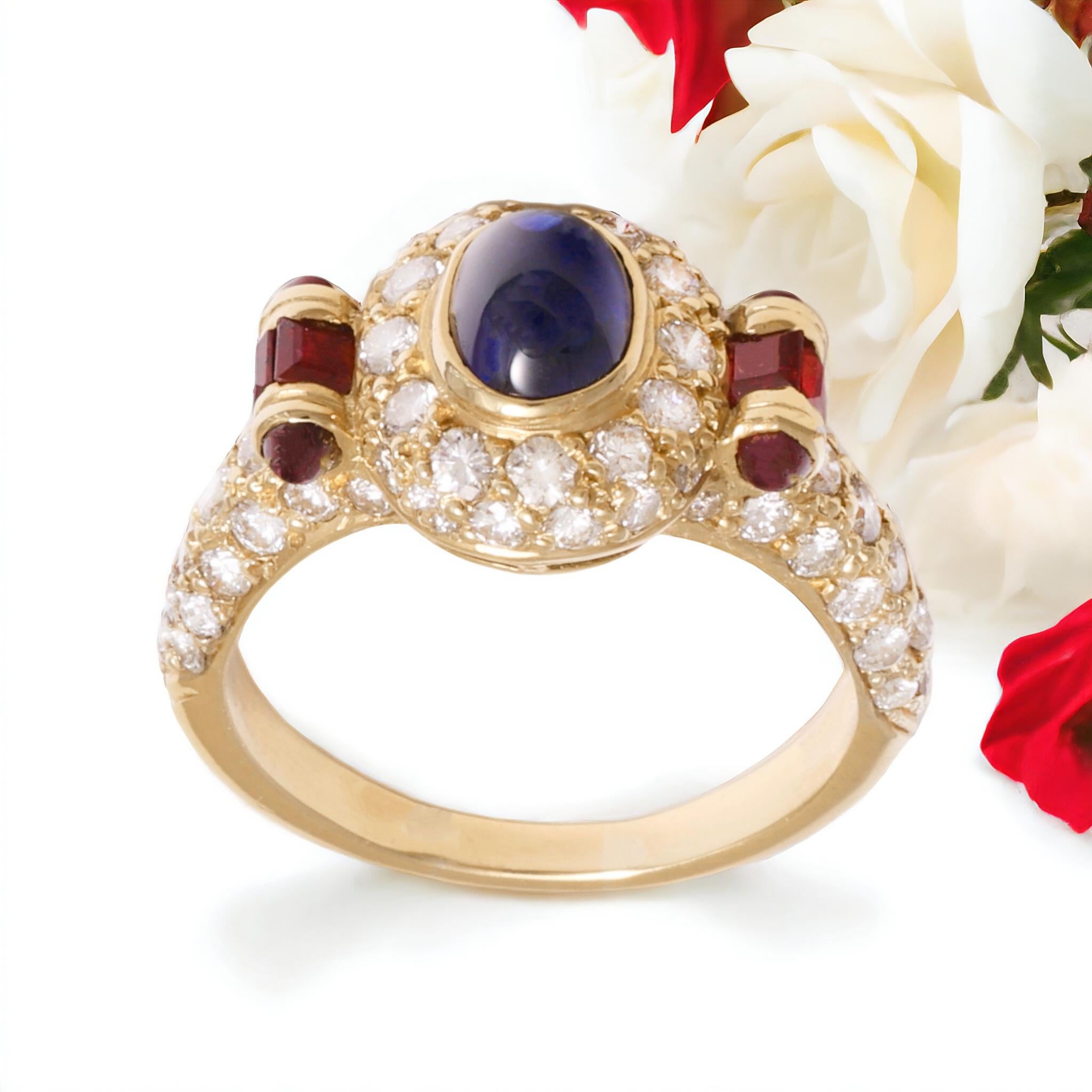  18 kt. Gold Ring With 1.20 ct. Cabochon Sapphire & Ruby & Diamond For Sale 2