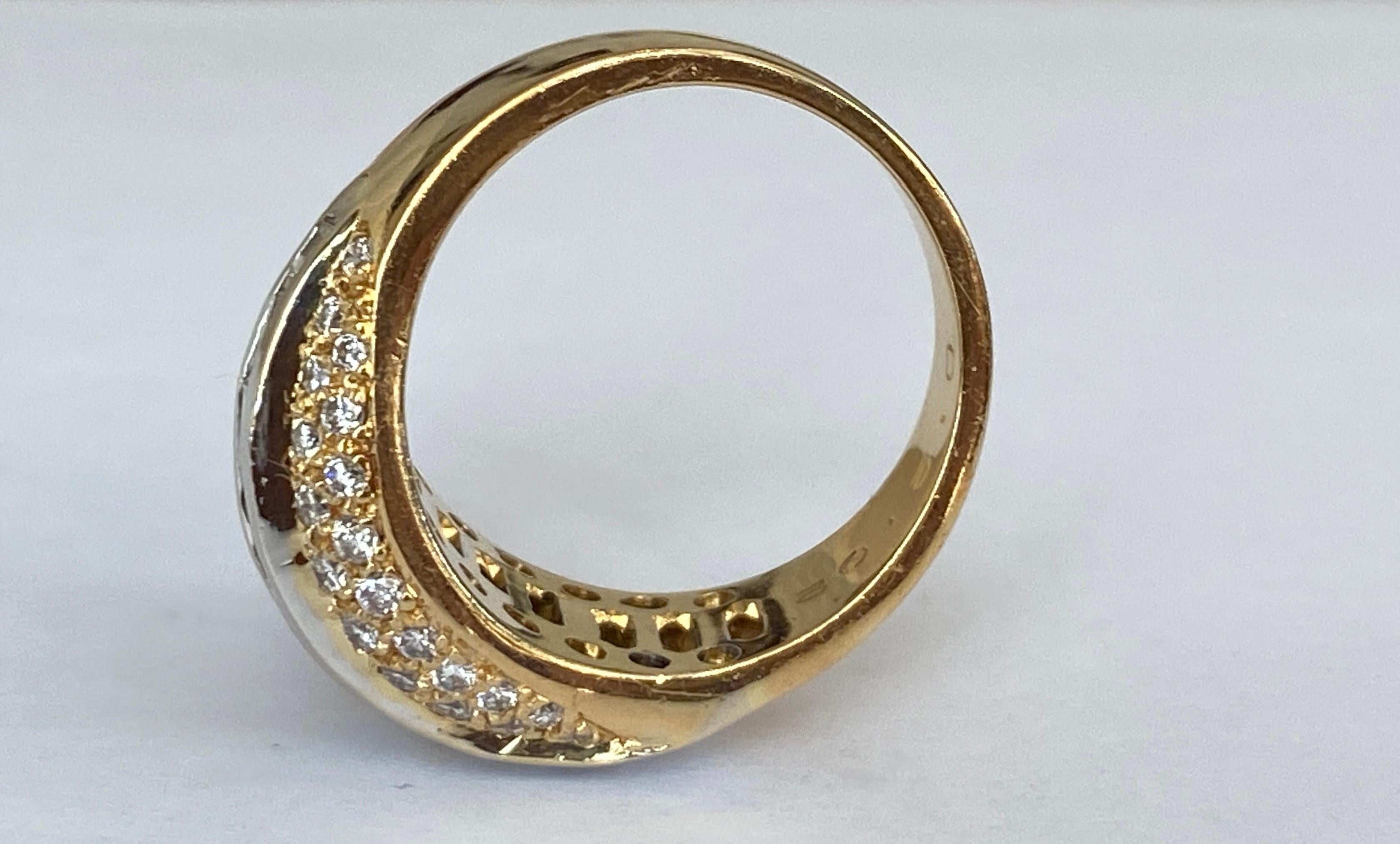18 Kt. Gold Ring with 2.02 Ct Diamond For Sale 4