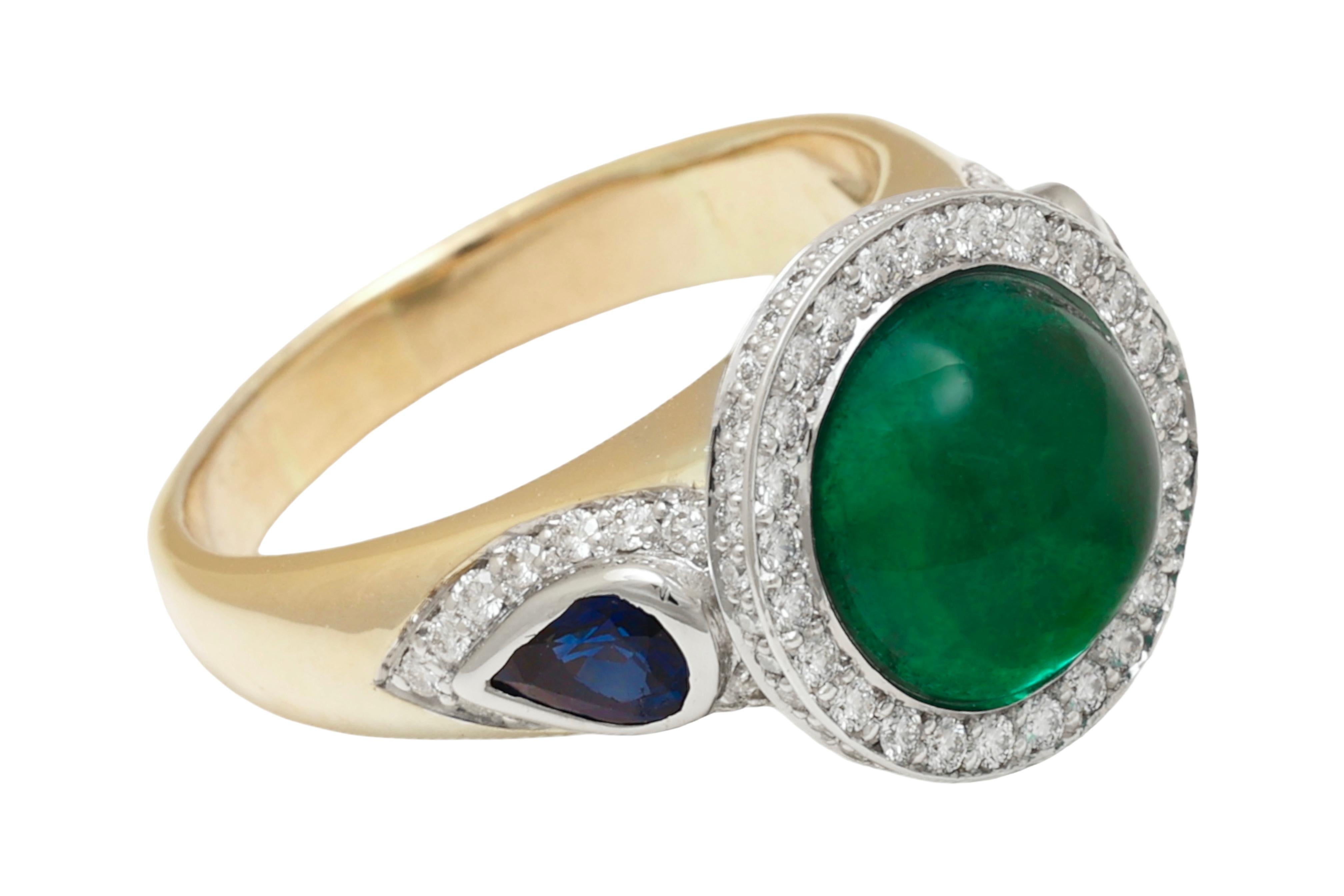 Women's or Men's 18 kt. Gold Ring With 3.78 ct. Minor Emerald Cabochon, Diamonds, Sapphire, Ruby For Sale