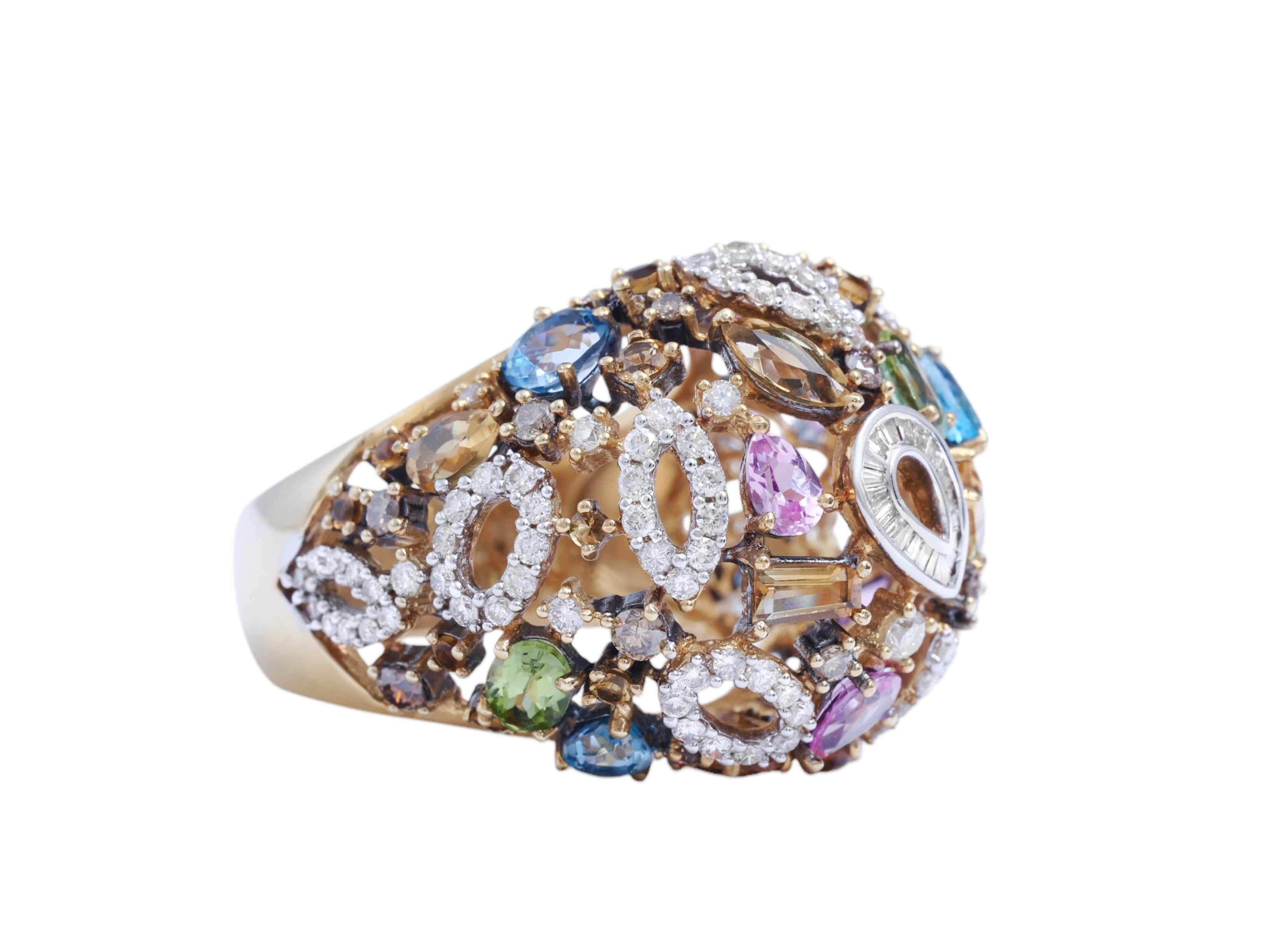 BAGUE EN OR 18 CARATS AVEC DIAMANTS ET PIERRES SEMI-PRÉCIEUSES DE DIFFÉRENTES TAILLES.

MATERIAL : or jaune 18 carats

TAILLE : 58 EU (peut être redimensionnée gratuitement)

POIDS : 17,3 grammes / 11,1 dwt 

DIAMANTS : diamants de taille brillant
