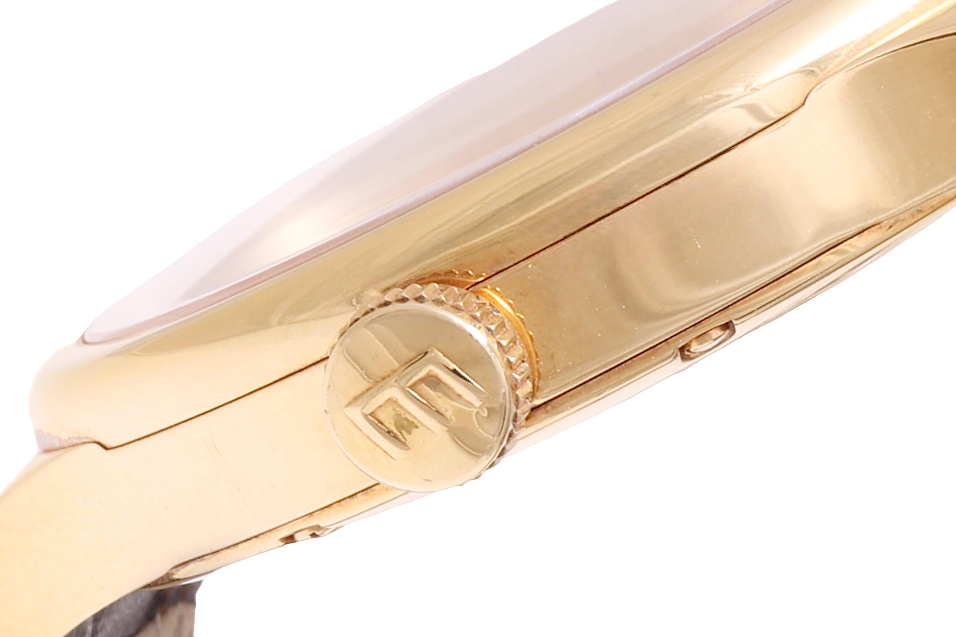 Grande montre-bracelet collection Grand Eberhard à remontage manuel 18 carats en vente 8