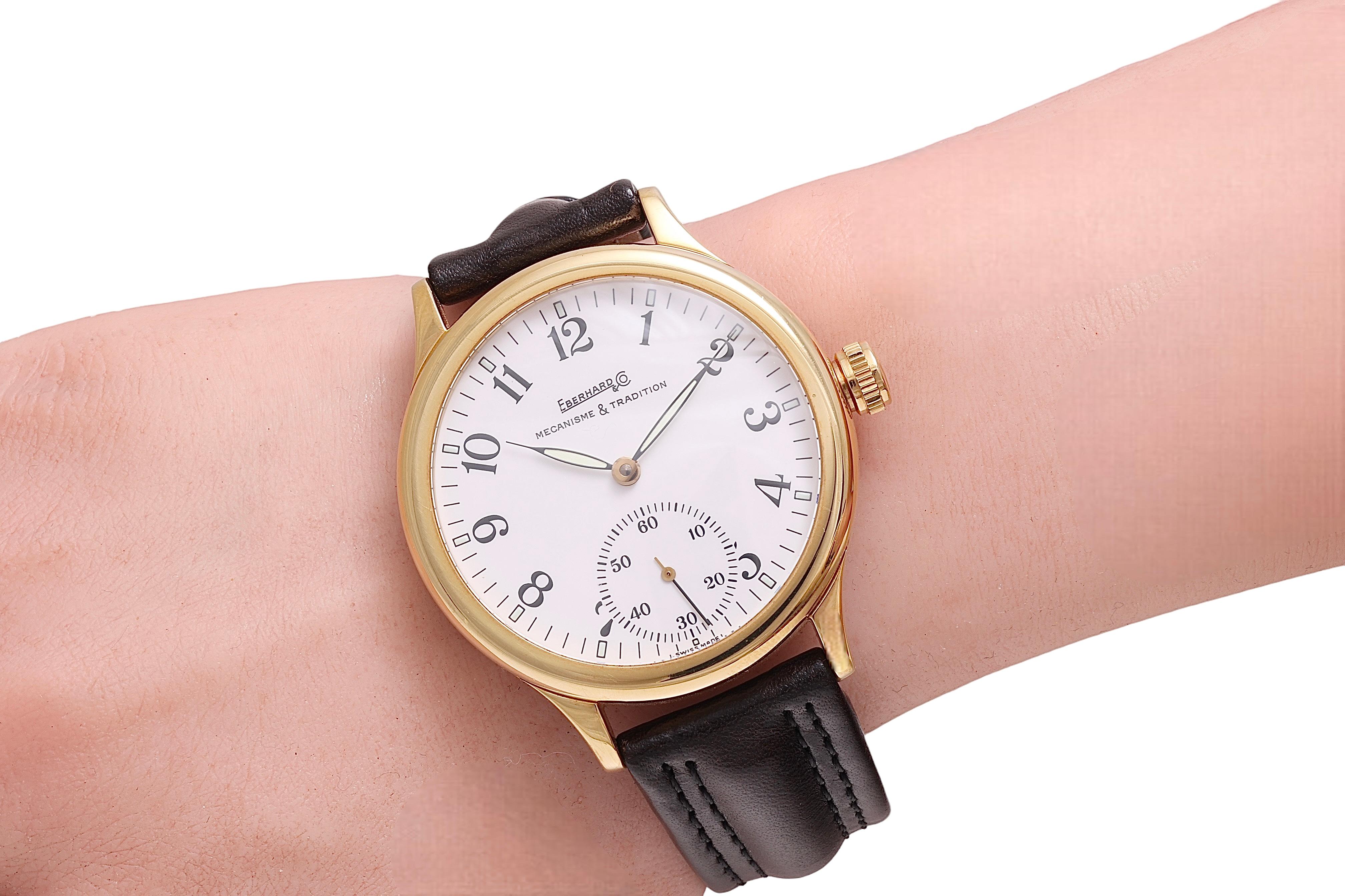 Grande montre-bracelet collection Grand Eberhard à remontage manuel 18 carats en vente 9