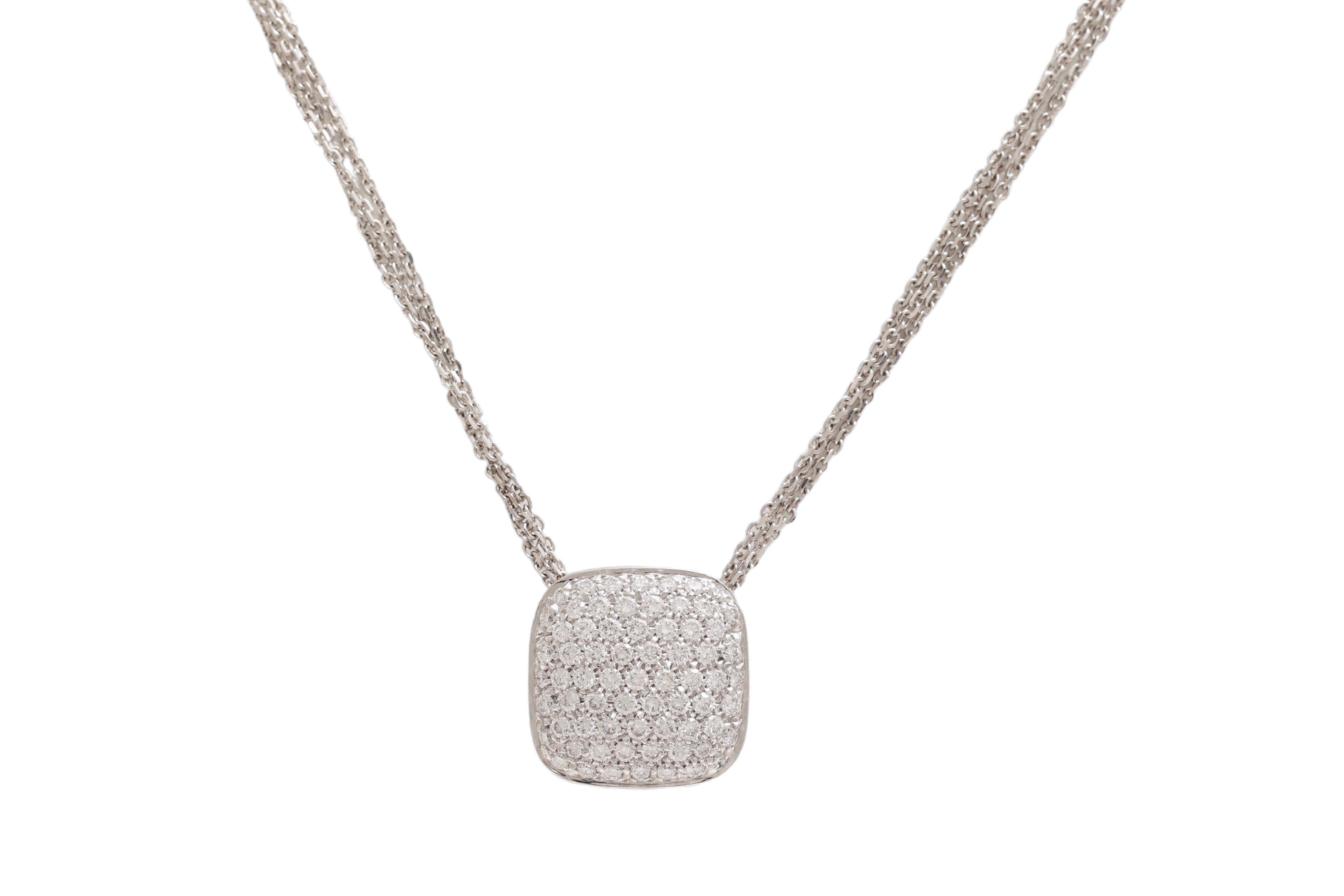 COLLANA HULCHI BELLUNI D'ORO BIANCO CON DIAMANTI

MATERIALE: oro bianco 18 kt

DIMENSIONE: 13 mm

PESO: 8,7 grammi 

DIAMANTI: diamanti taglio Brilliante, insieme circa. 0,80 carati

CATENA DI LUNGHEZZA  : 41 cm