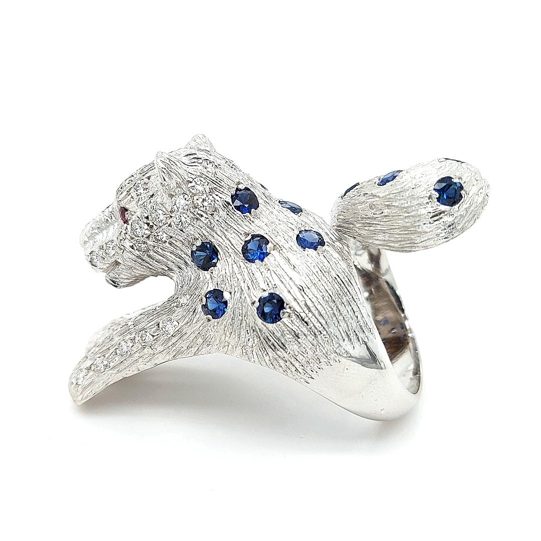 18kt Maramenos Pateras Panther or Tiger Ring with Diamonds and Sapphires In Excellent Condition For Sale In Antwerp, BE