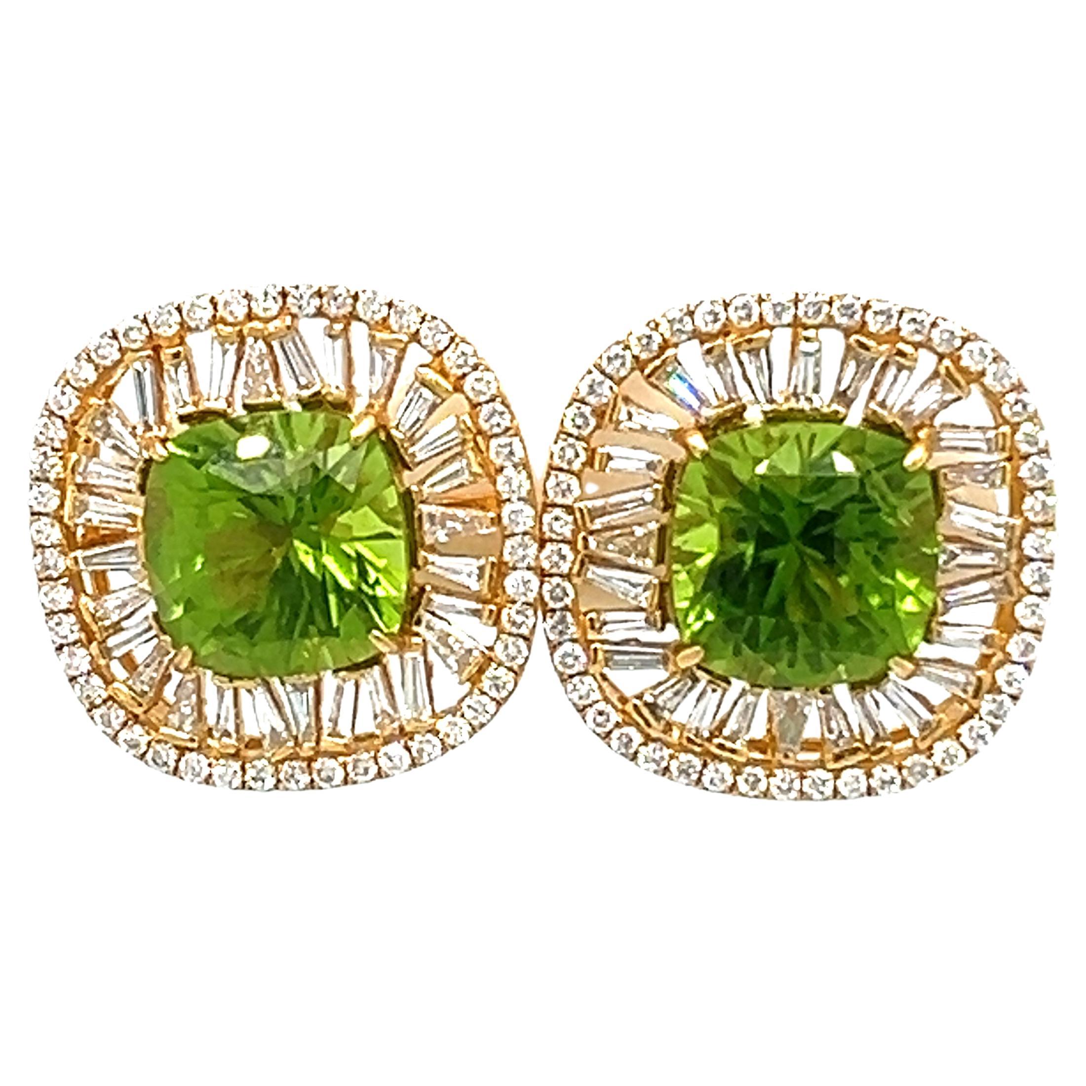 18-Kt natural Peridot with diamond studs  For Sale