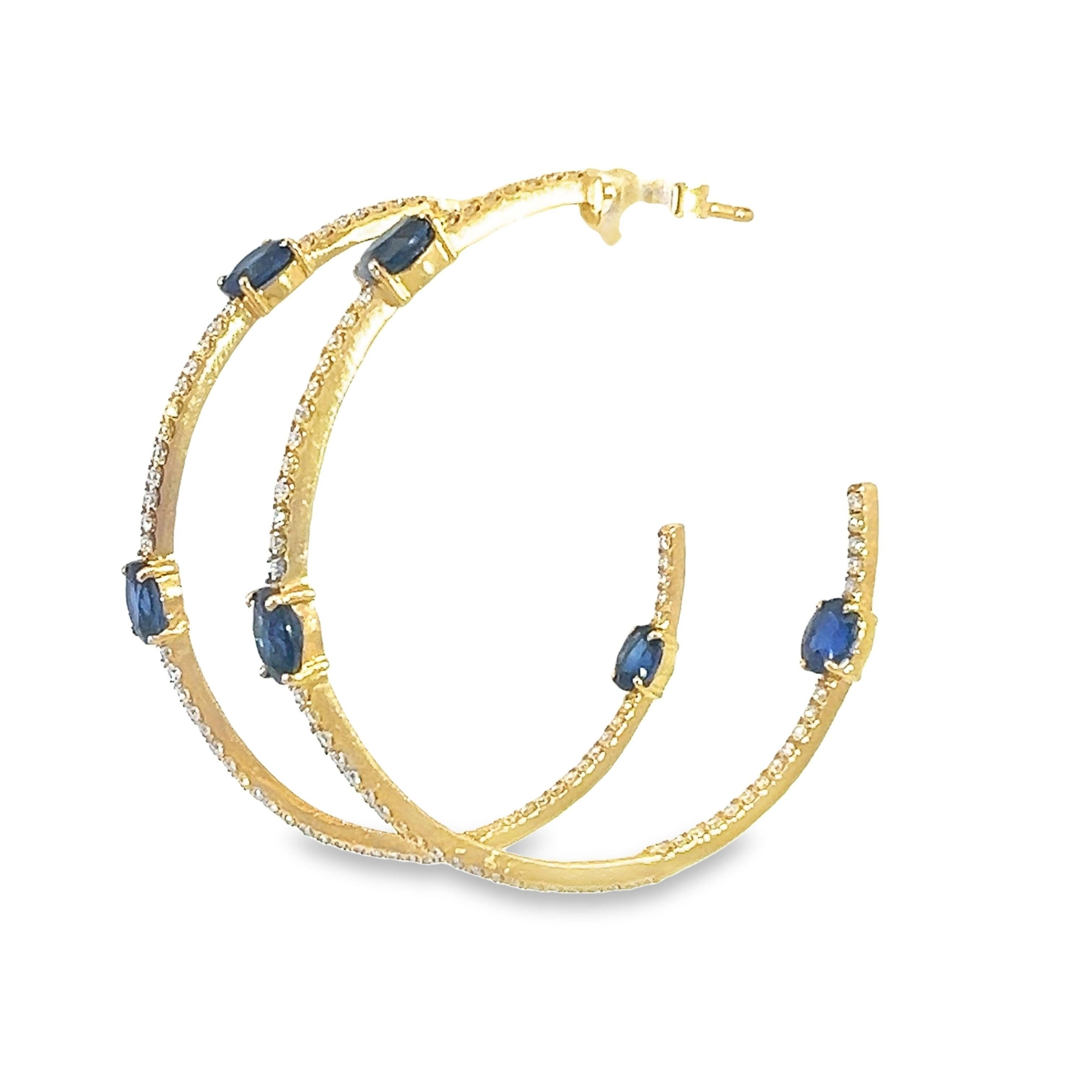 18-Kt natural Sapphire with Diamond hoop earring  In New Condition For Sale In New York, NY