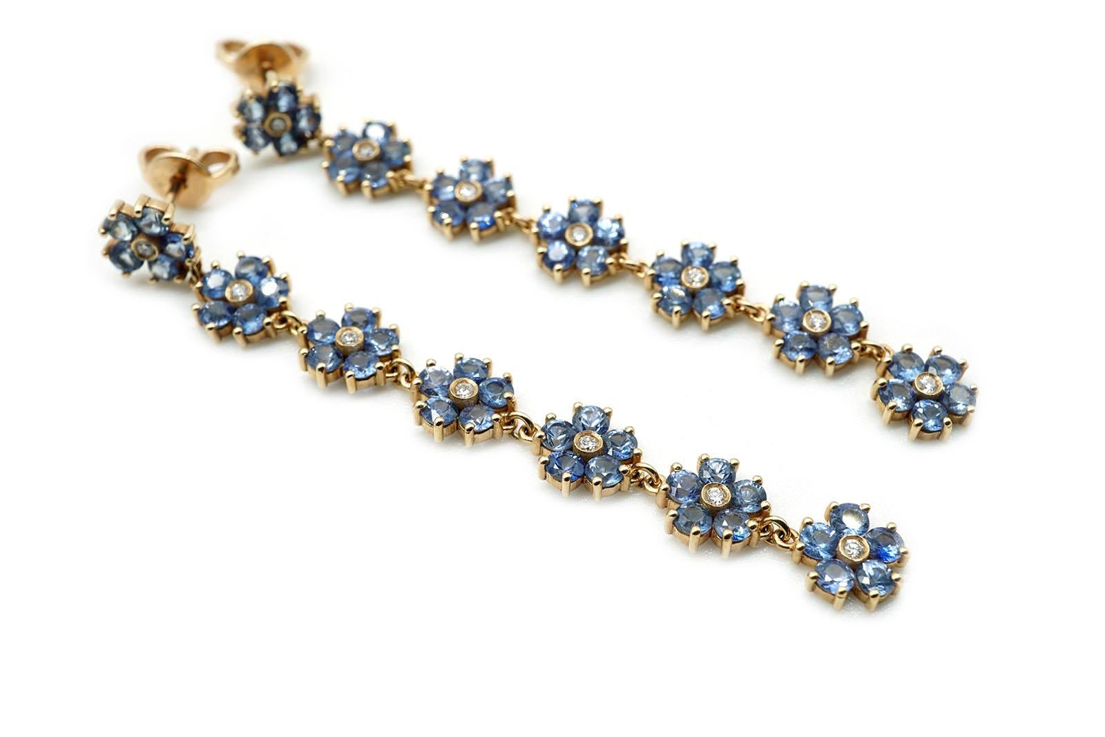 18 Kt Pink Gold, Blue Sapphires and Diamonds Daisy Chandelier Earrings In New Condition For Sale In Cattolica, IT