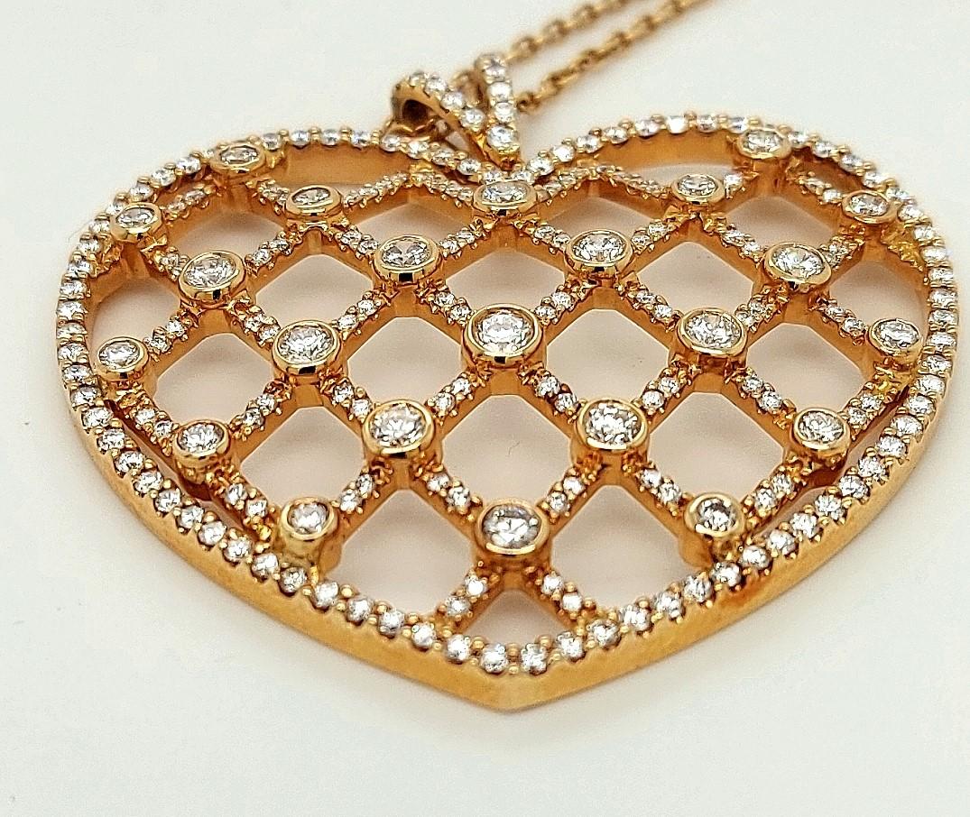 Brilliant Cut 18kt Pink Gold Heartshaped Necklace, Pendant Set With 2.30ct Diamonds For Sale