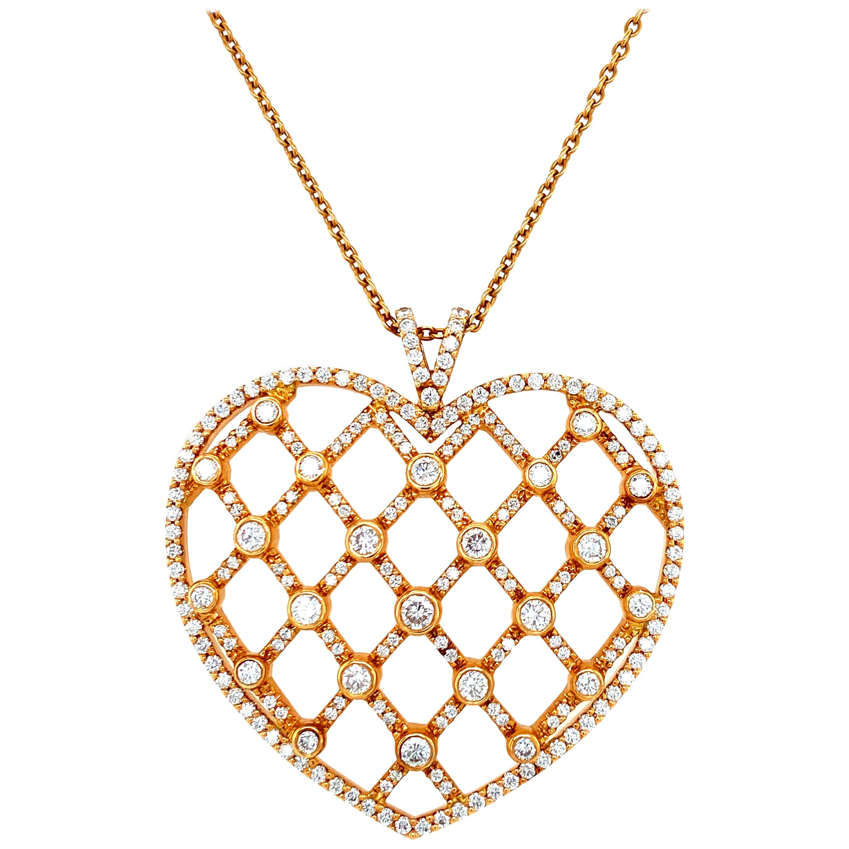 18kt Pink Gold Heartshaped Necklace, Pendant Set With 2.30ct Diamonds For Sale