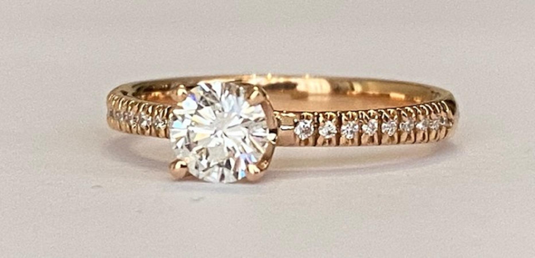 Contemporary ALGT Certified 18 kt. Pink gold - Ring - 0.50 ct Diamond and side diamonds For Sale