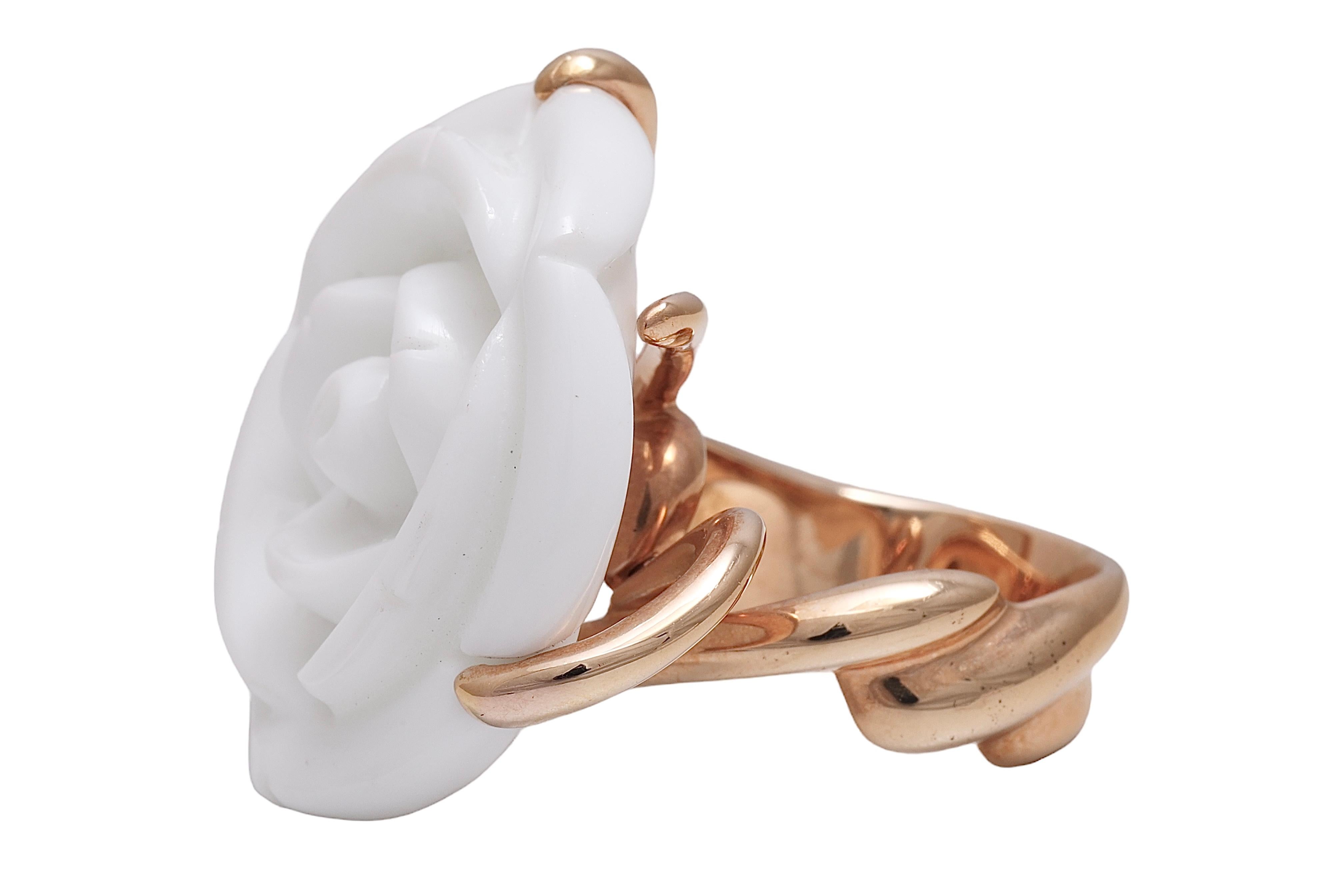 Artisan 18 kt. Pink Gold Ring with Big White Agate Flower Cut Stone For Sale