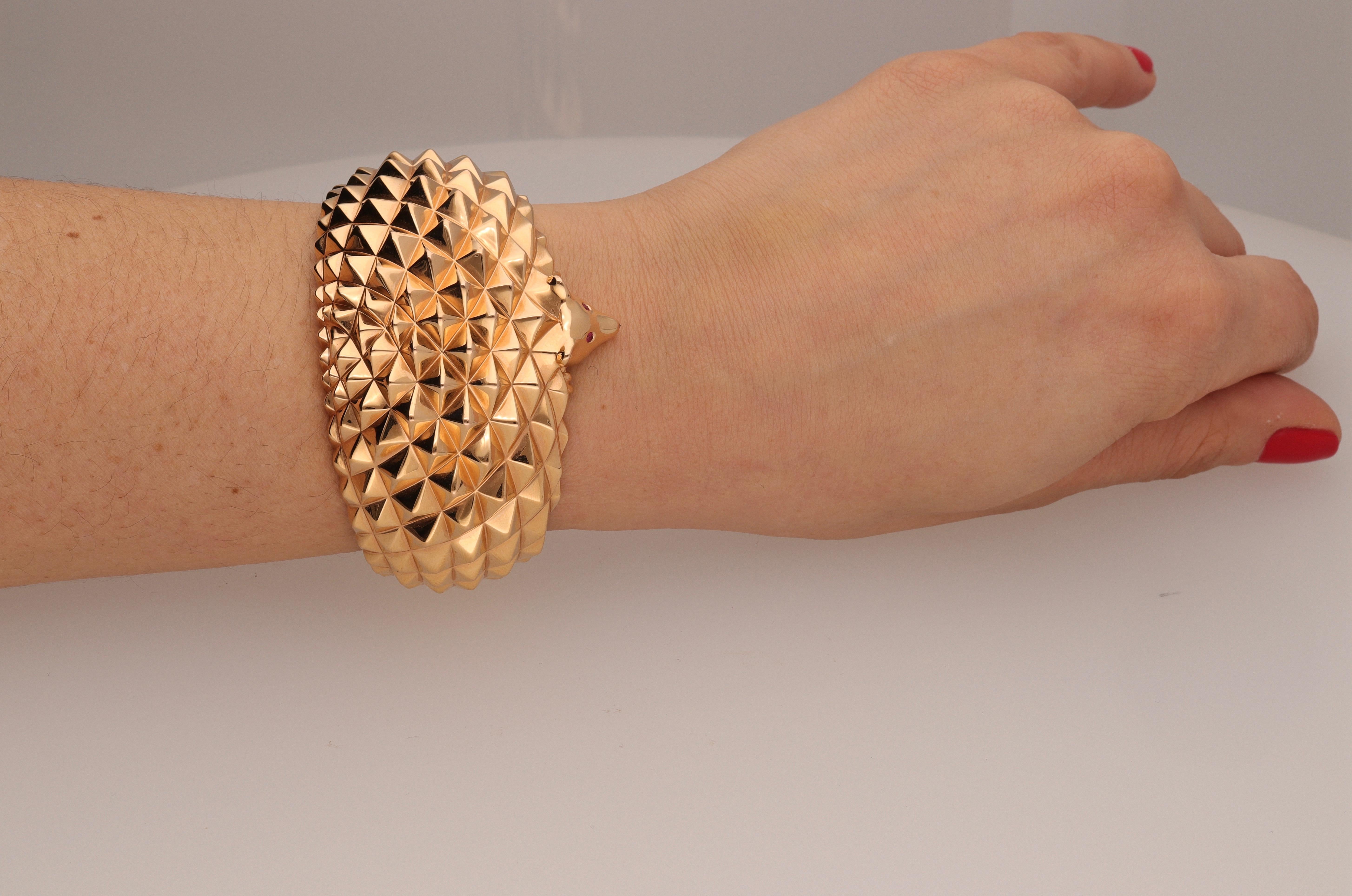 Round Cut 18 Karat Pink Gold Rubies Black Sapphire Boucheron Hans Hedgehog Bangle