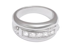 18 kt. Ring With 1.25 ct. Princess Cut Diamonds & Brilliant Cut Diamonds